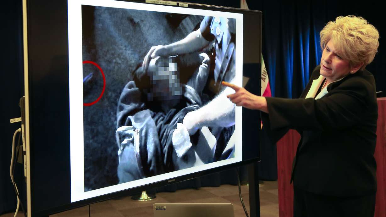 Officer who killed a man initially said he saw no weapon