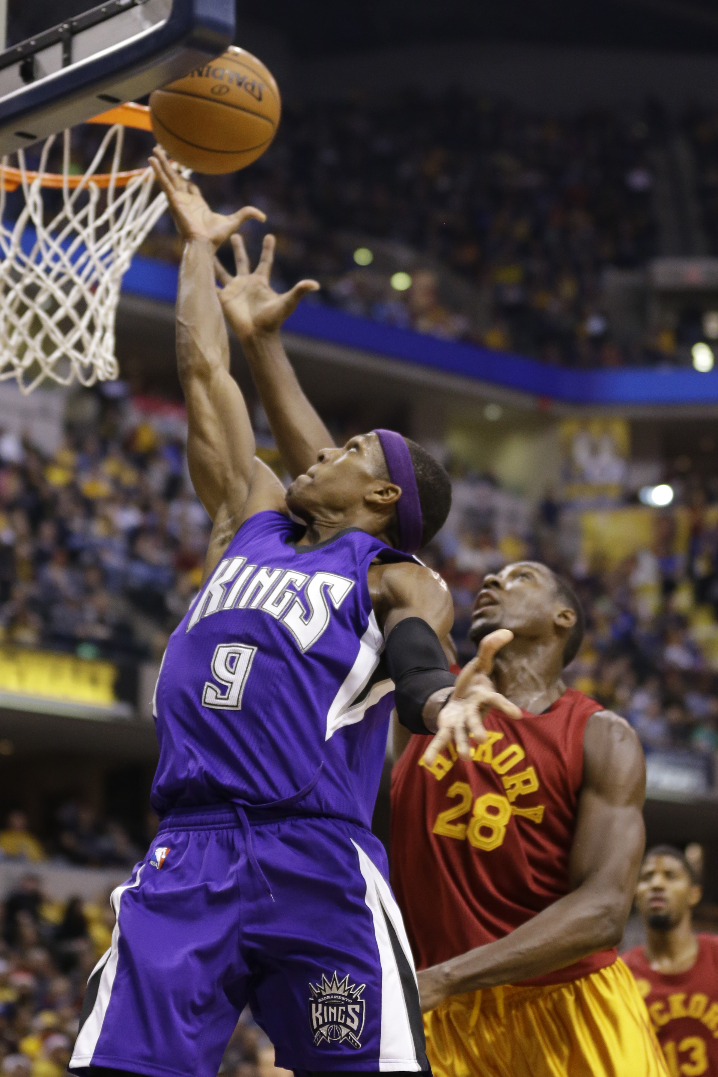 Sacramento hangs on for 108-106 victory at Indiana