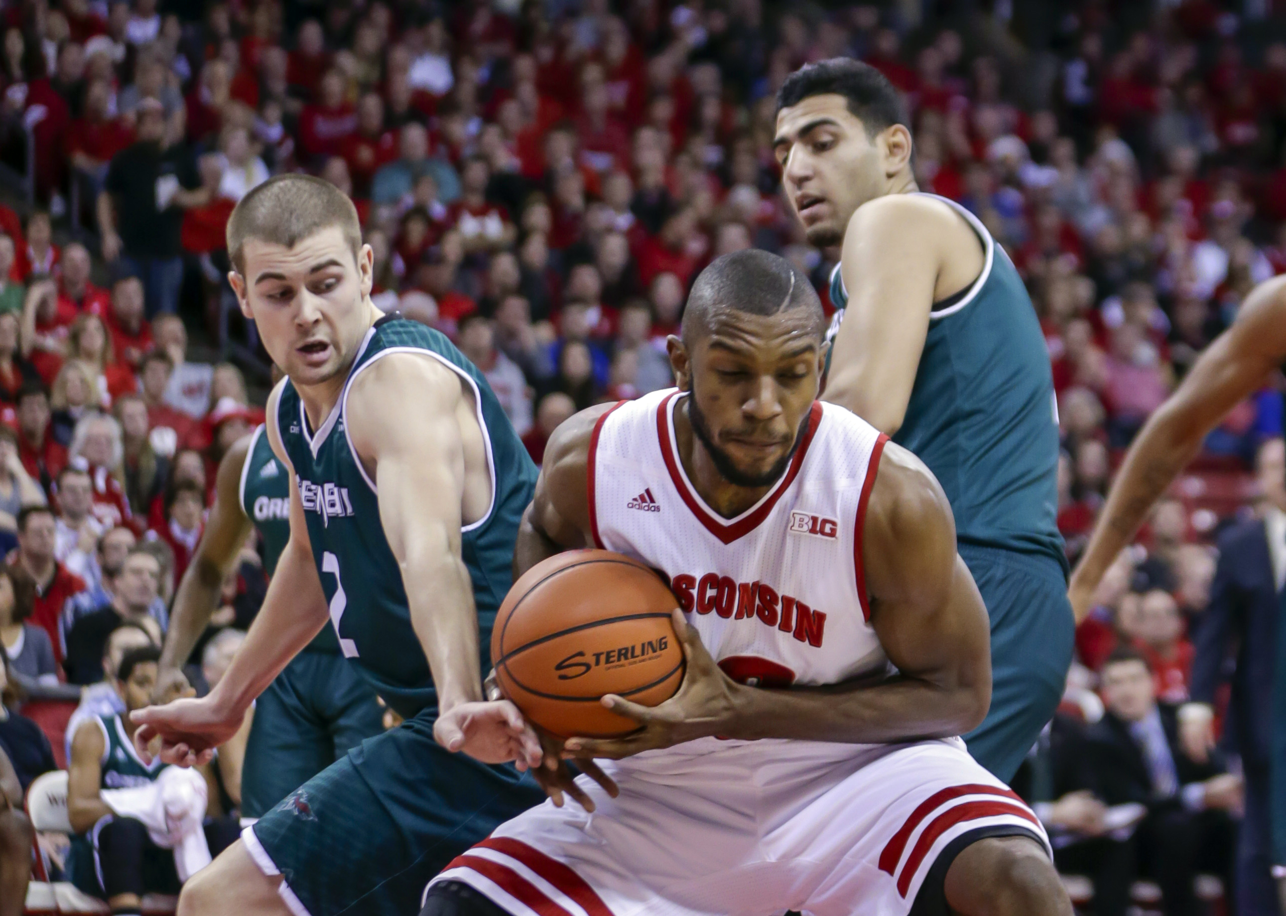 Wisconsin holds of charging Green-Bay 84-79
