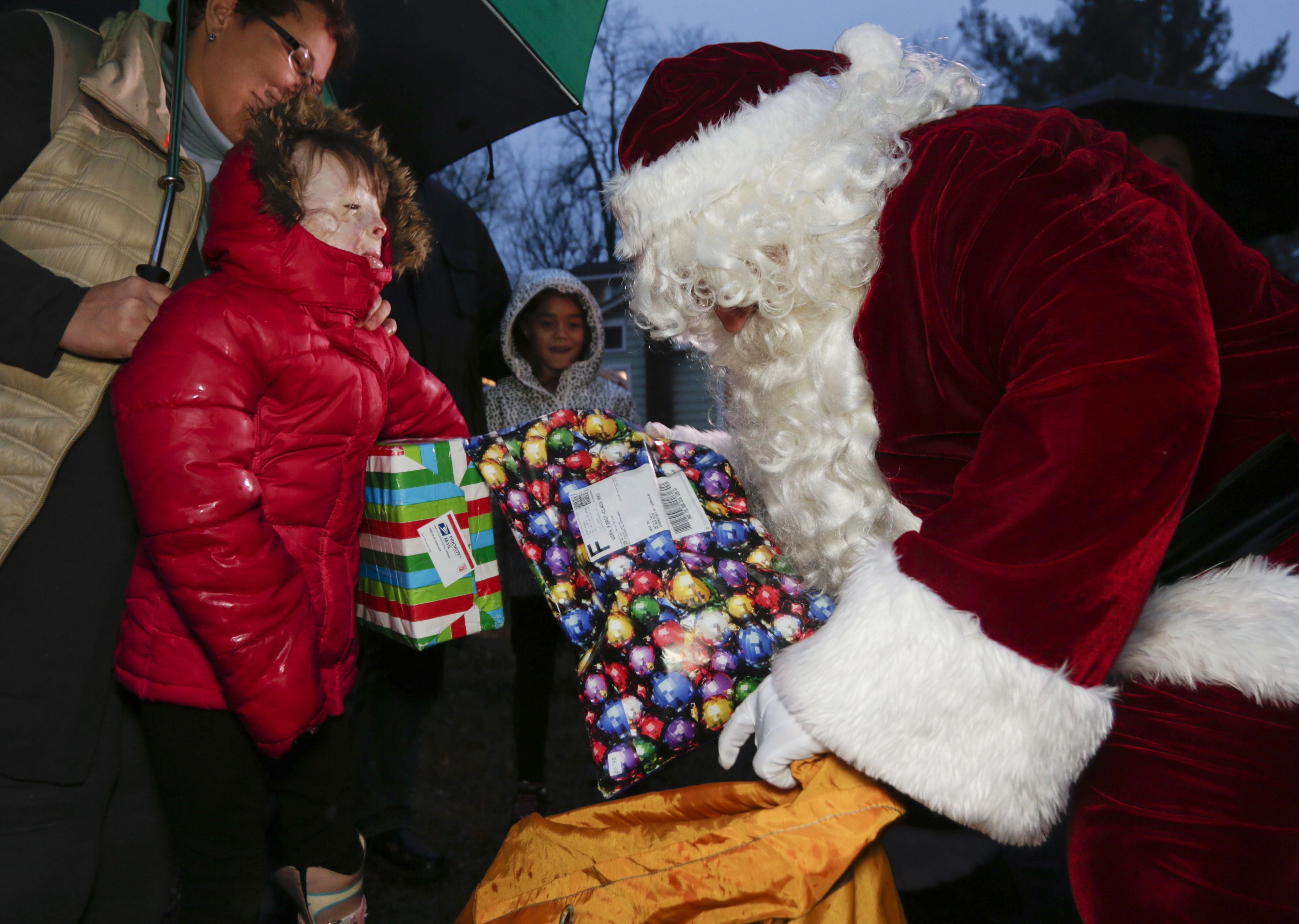 Young fire survivor to share Christmas cheer in shelters