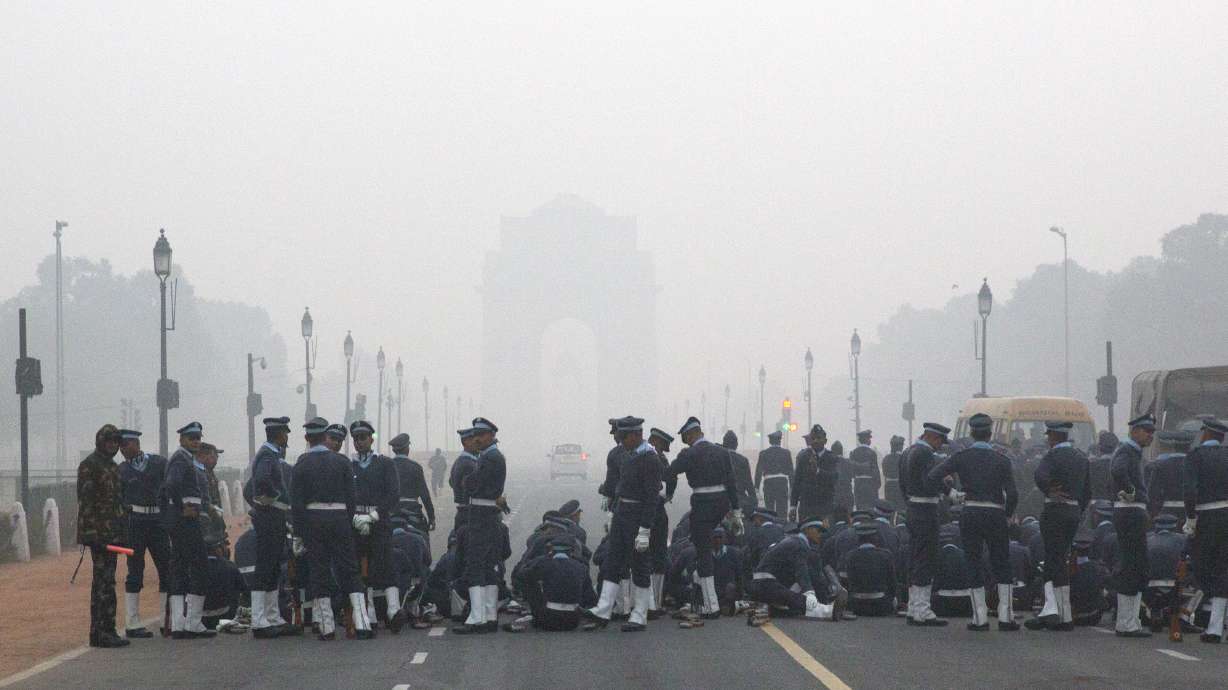 Plan to clean New Delhi's air may fizzle as auto rules eased