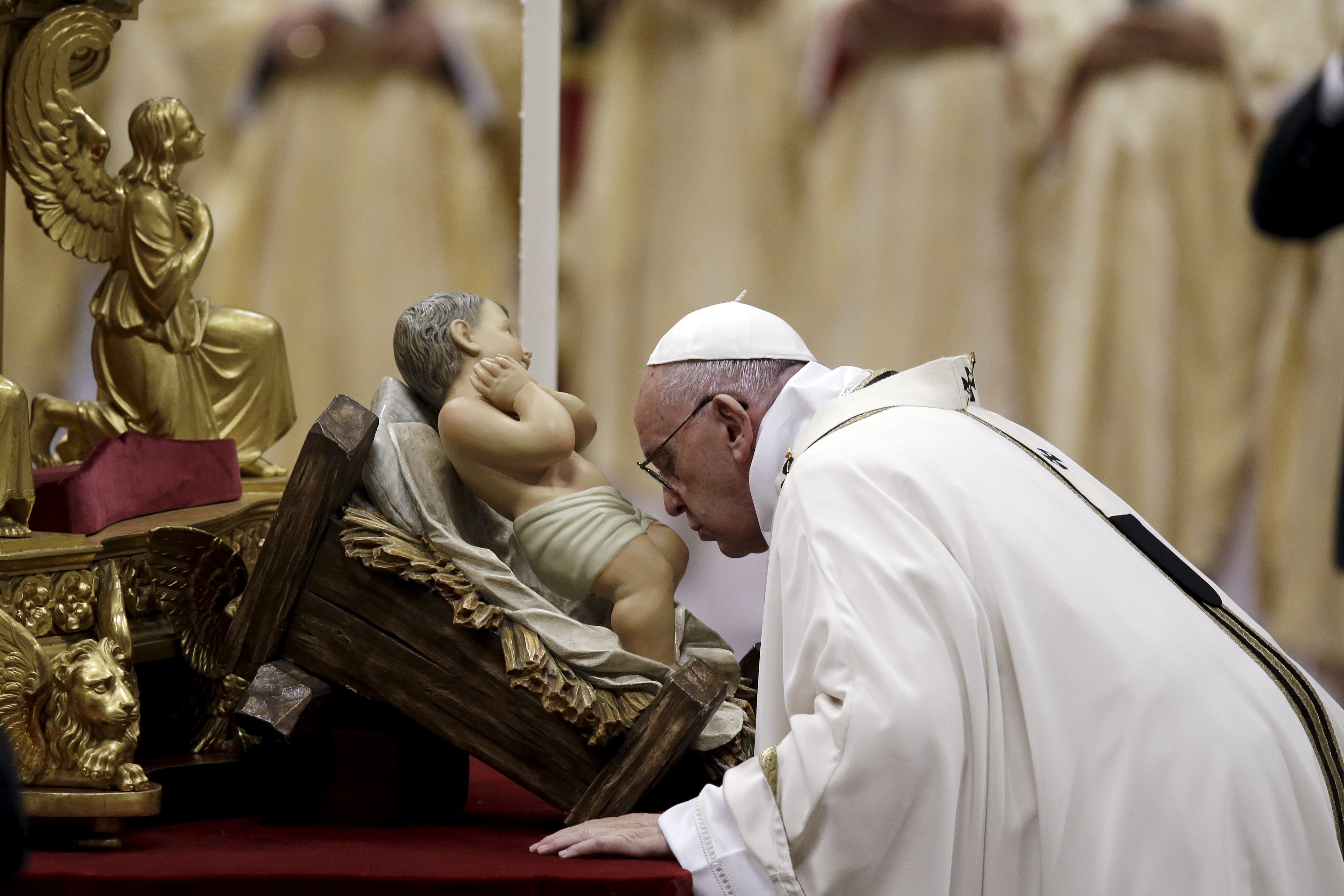 Pope contrasts Jesus' birth, excess in Christmas Eve homily