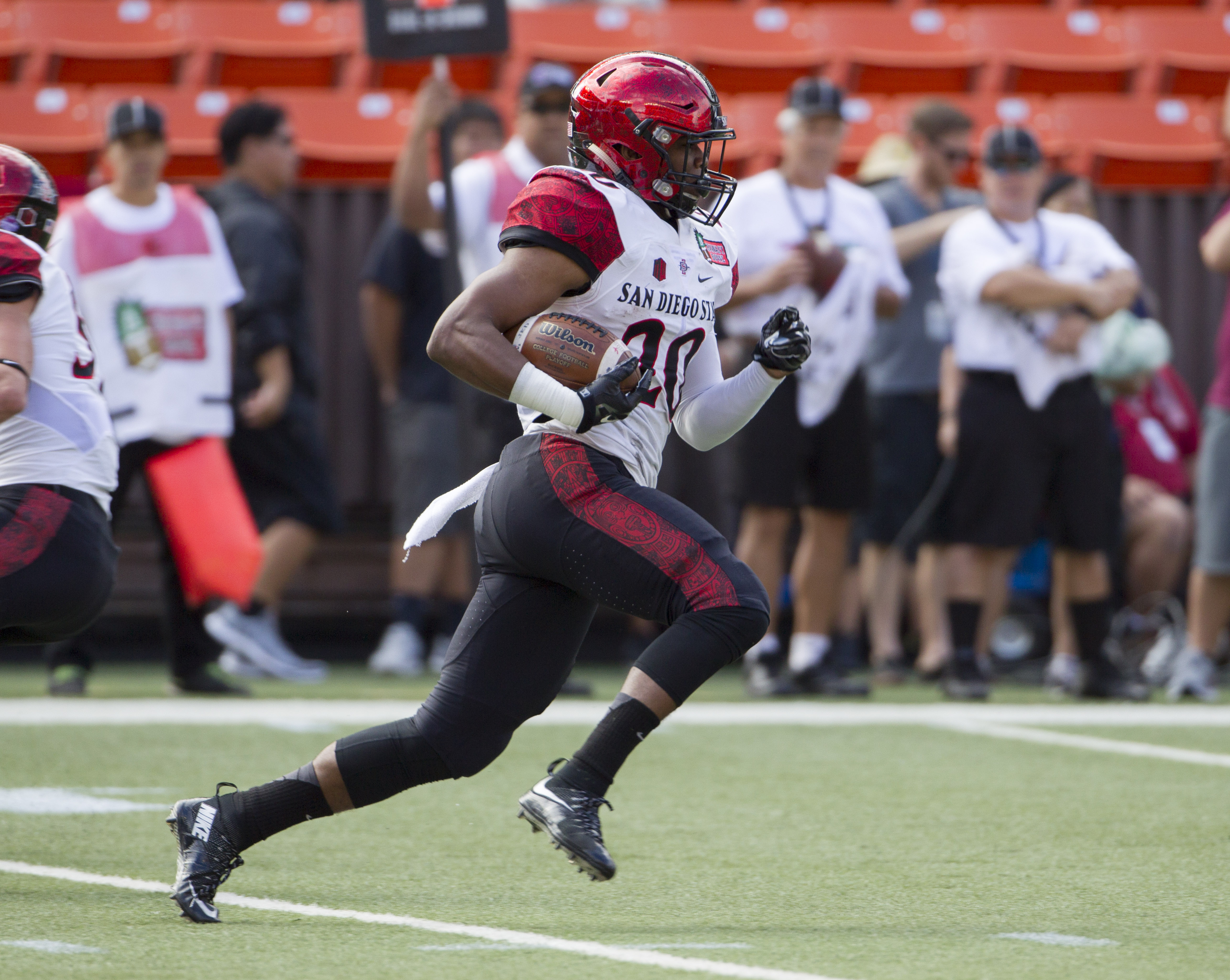 San Diego State beats Cincinnati 42-7 in Hawaii Bowl