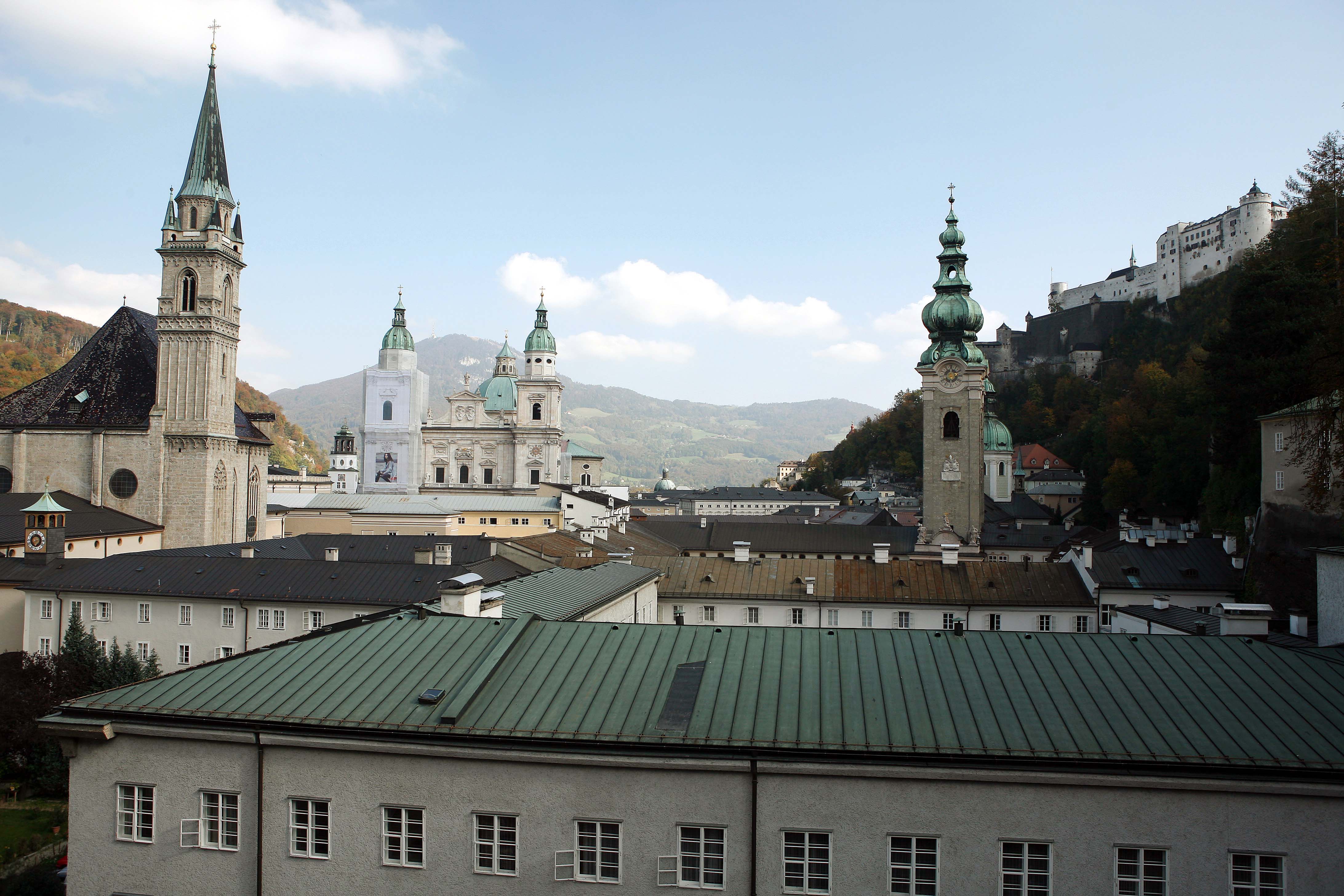 US toddler takes midnight tour of Salzburg in stocking feet
