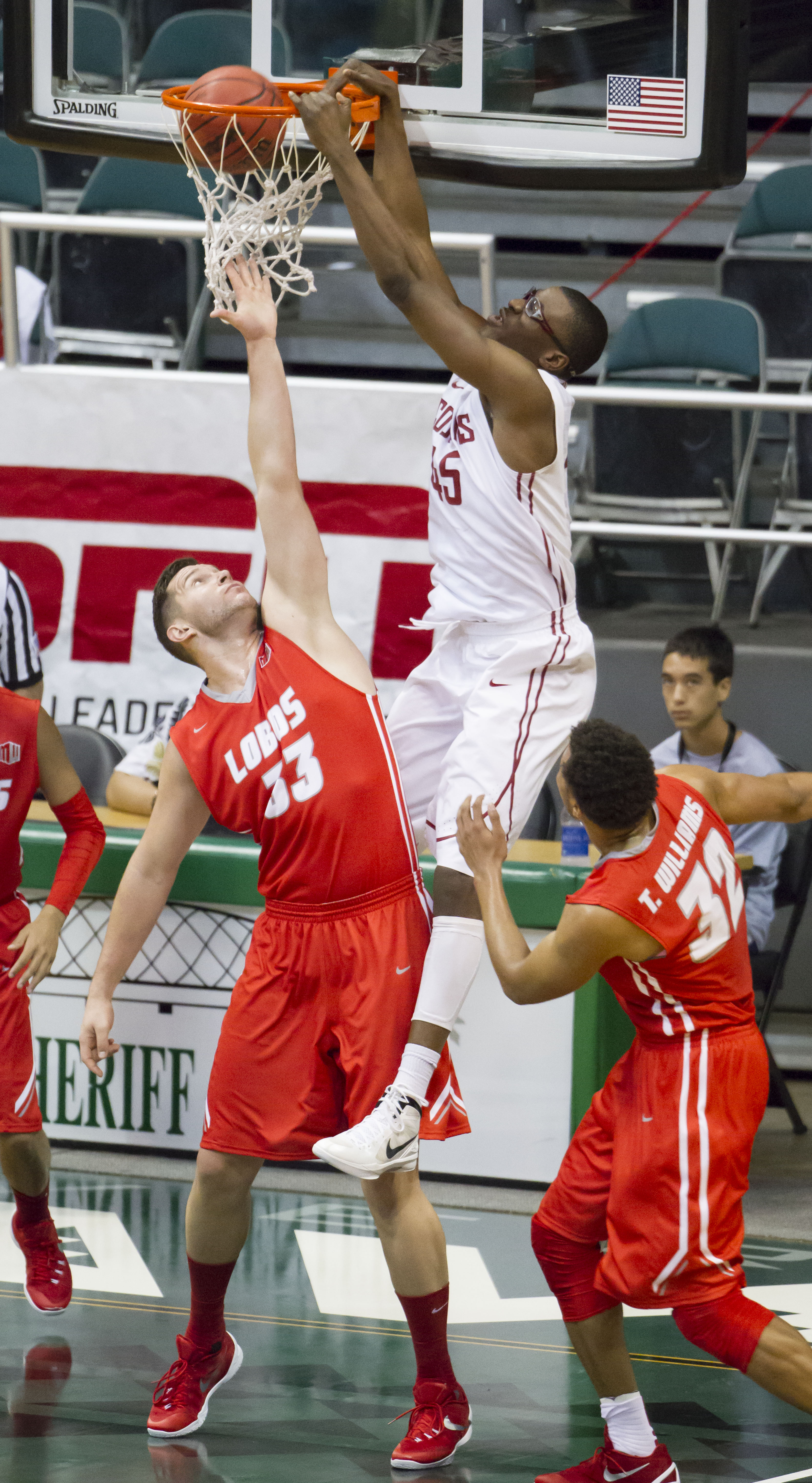 Washington State beats New Mexico 82-59 in Hawaii