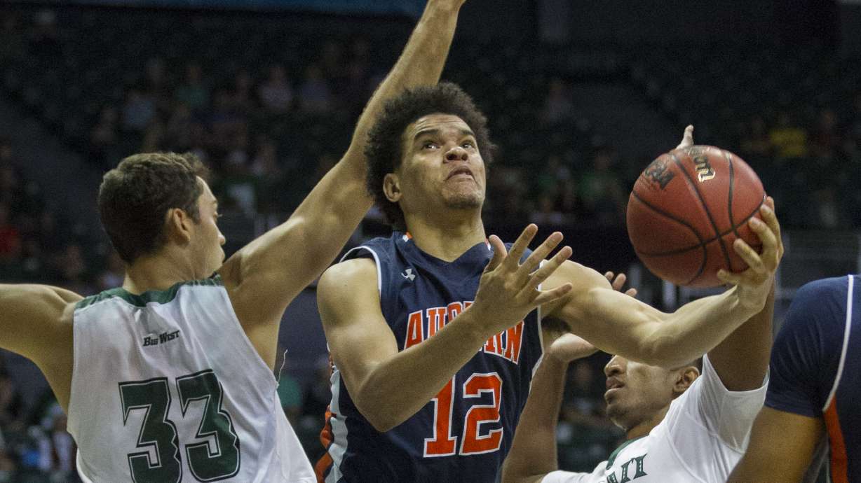Hawaii beats Auburn to finish 3rd in Diamond Head Classic