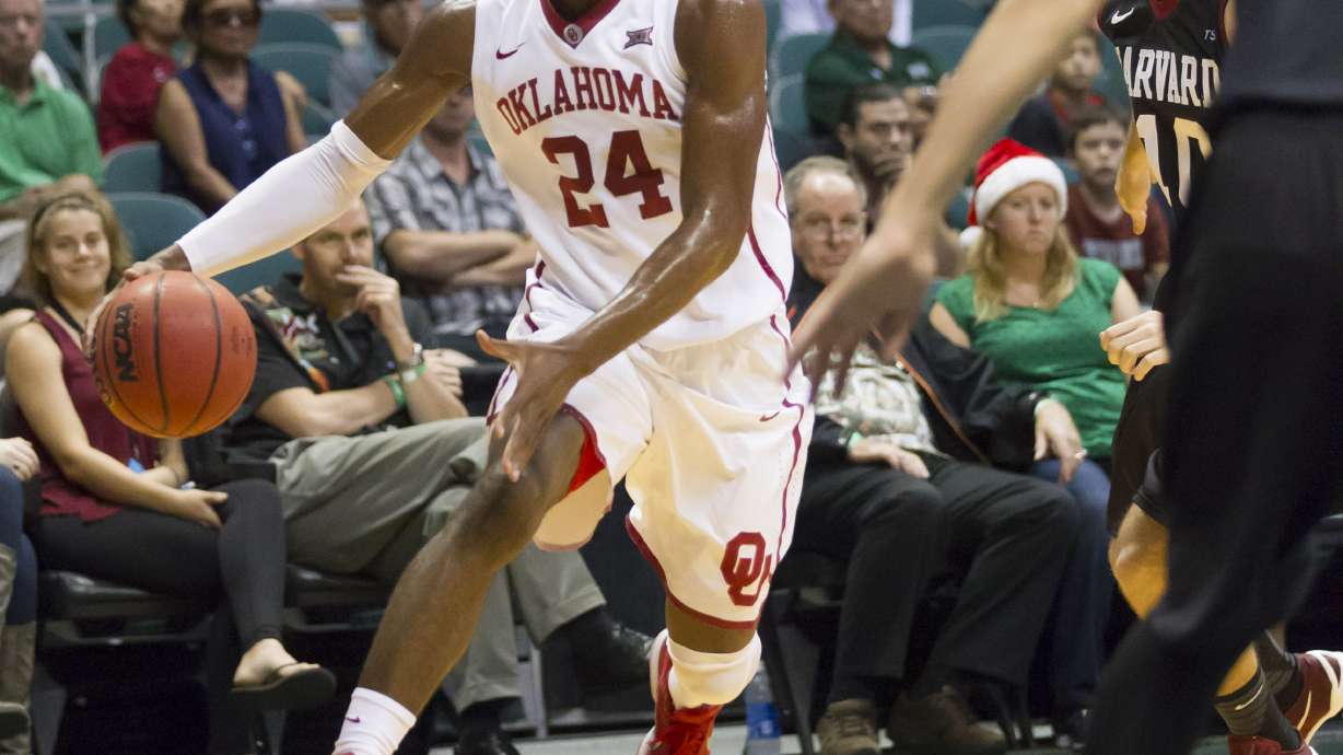 No. 3 Oklahoma beats Harvard in Diamond Head title game