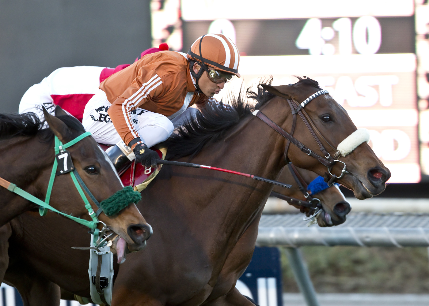 Gender Agenda wins Robert Frankel Stakes at Santa Anita