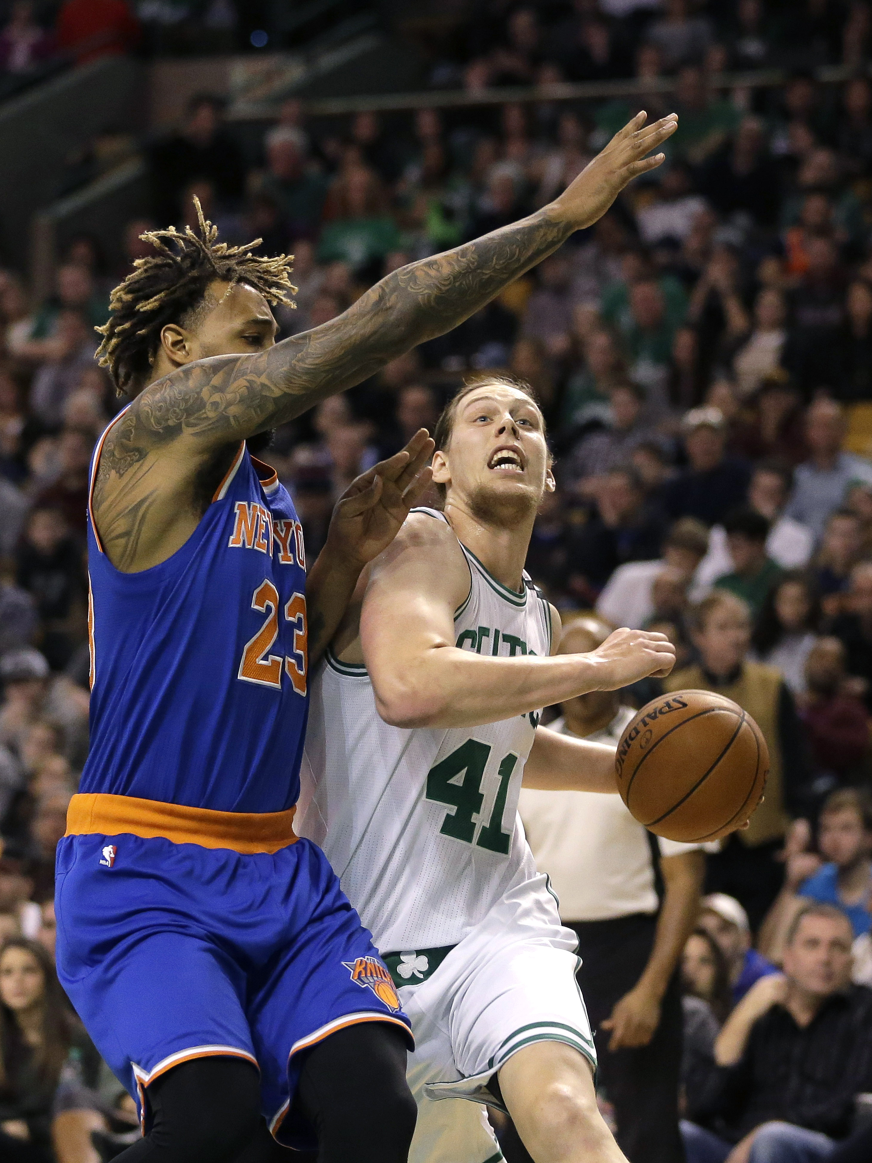 Thomas scores 21, leads Celtics past Knicks, 100-9