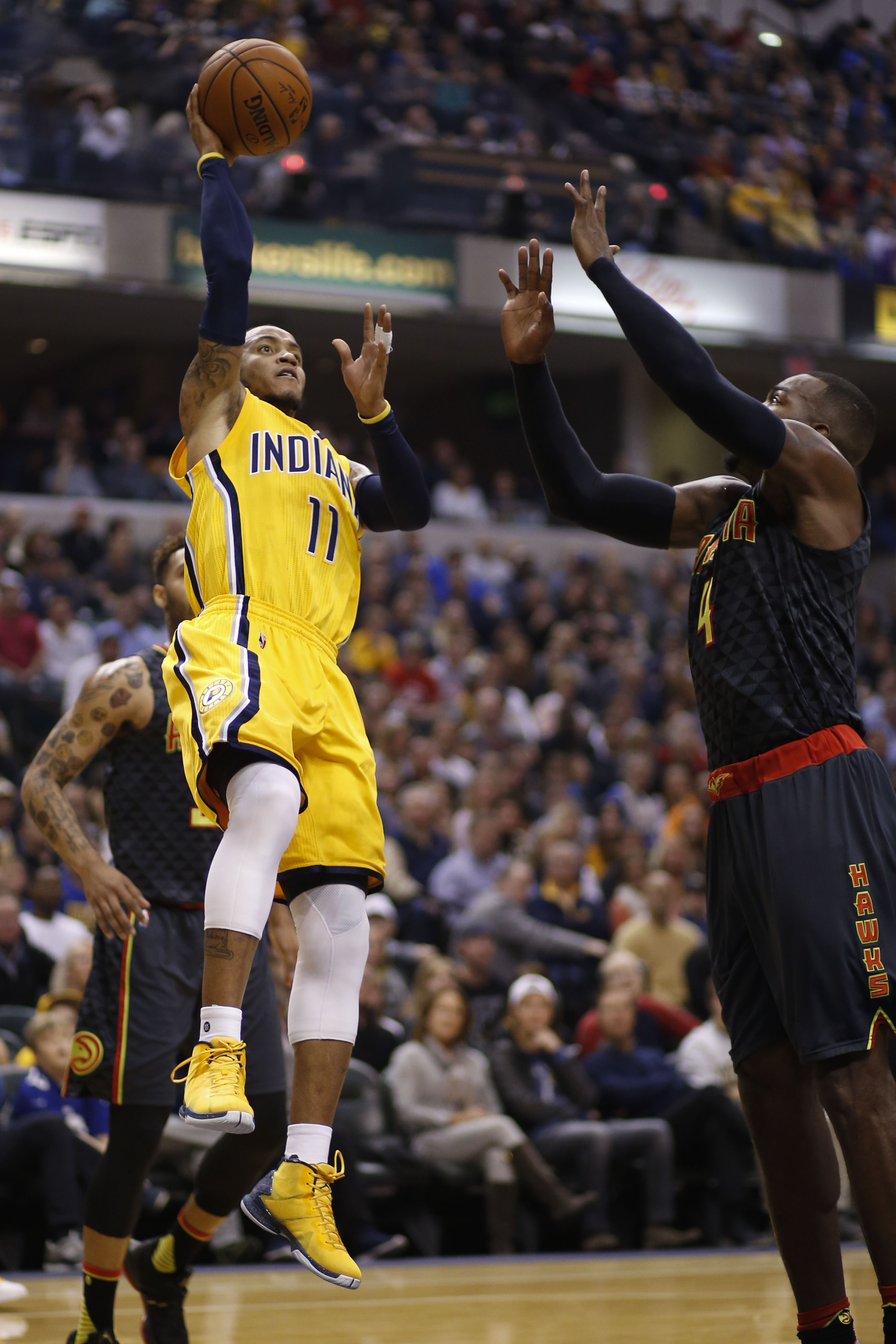 Ellis scores 26 points to help Pacers stop Hawks, 93-87