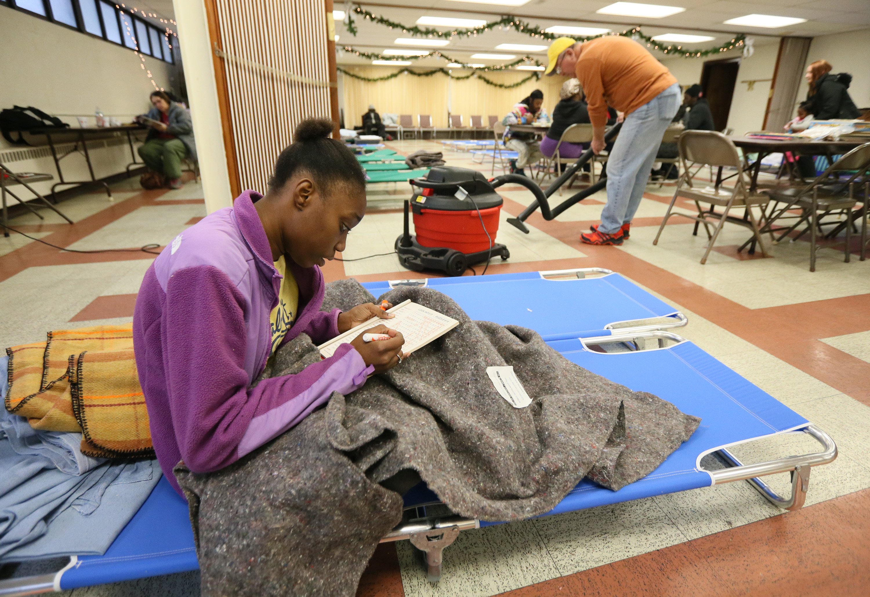 After rain deluge, rare winter floods on Mississippi River
