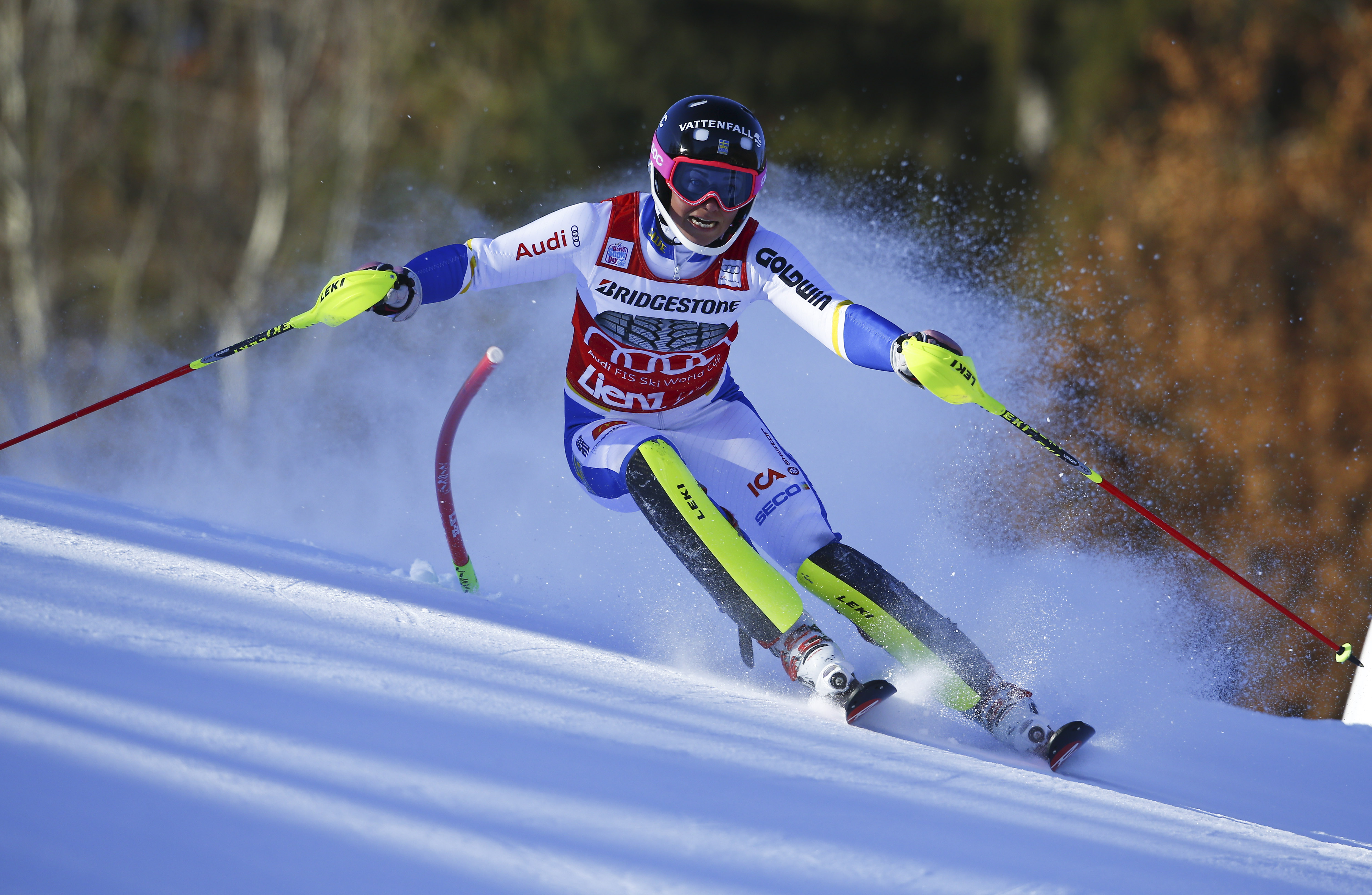 Hansdotter edges Holdener to win women's World Cup slalom