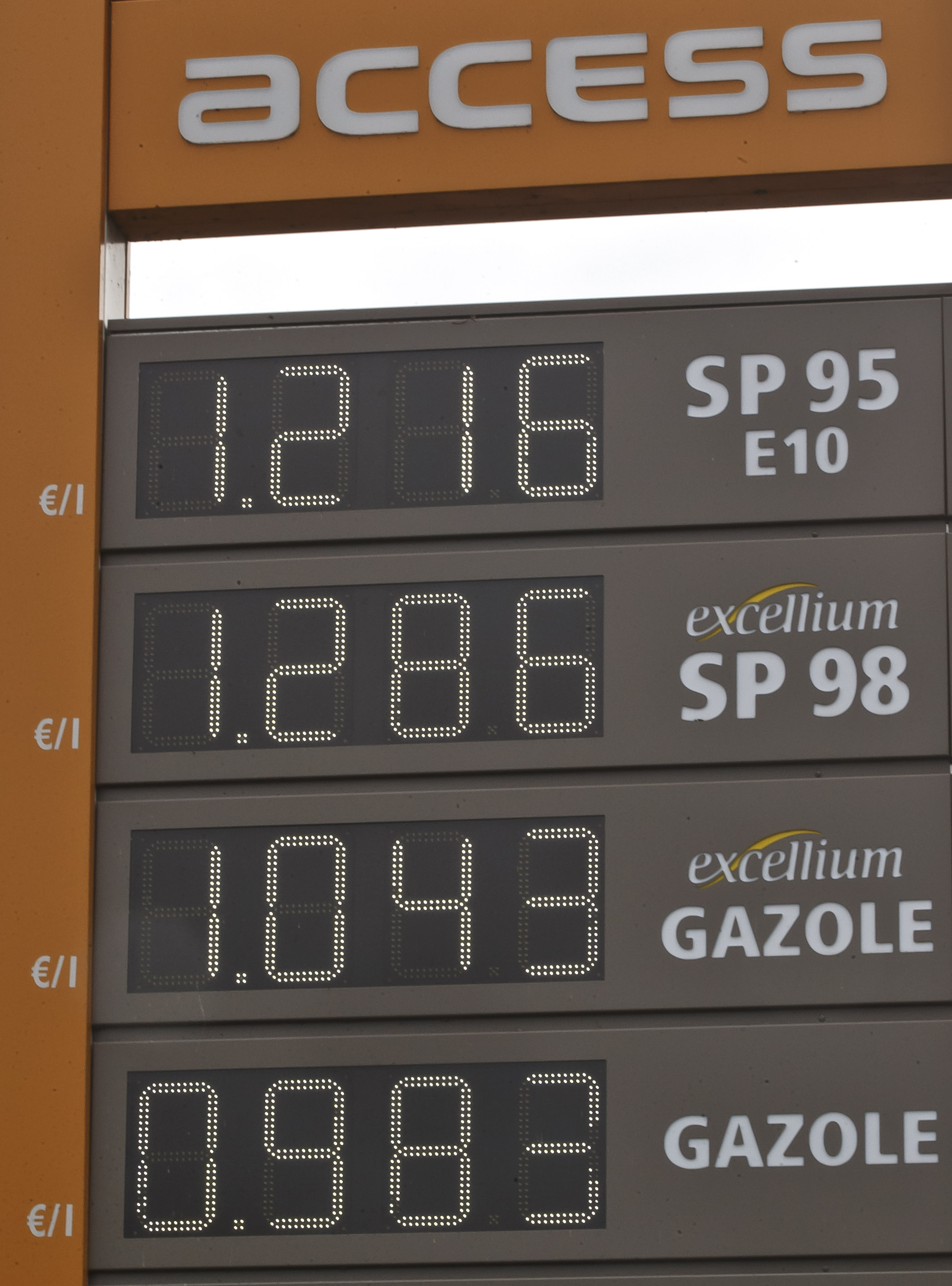 Diesel in France dips below symbolic 1 euro per liter