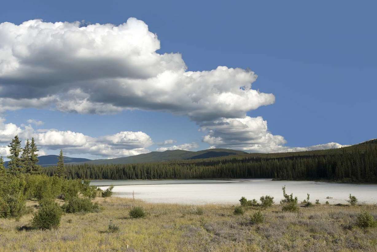 Moon Lake in Cariboo Mountains, British Columbia. Photo: Josef Hanus/Shutterstock