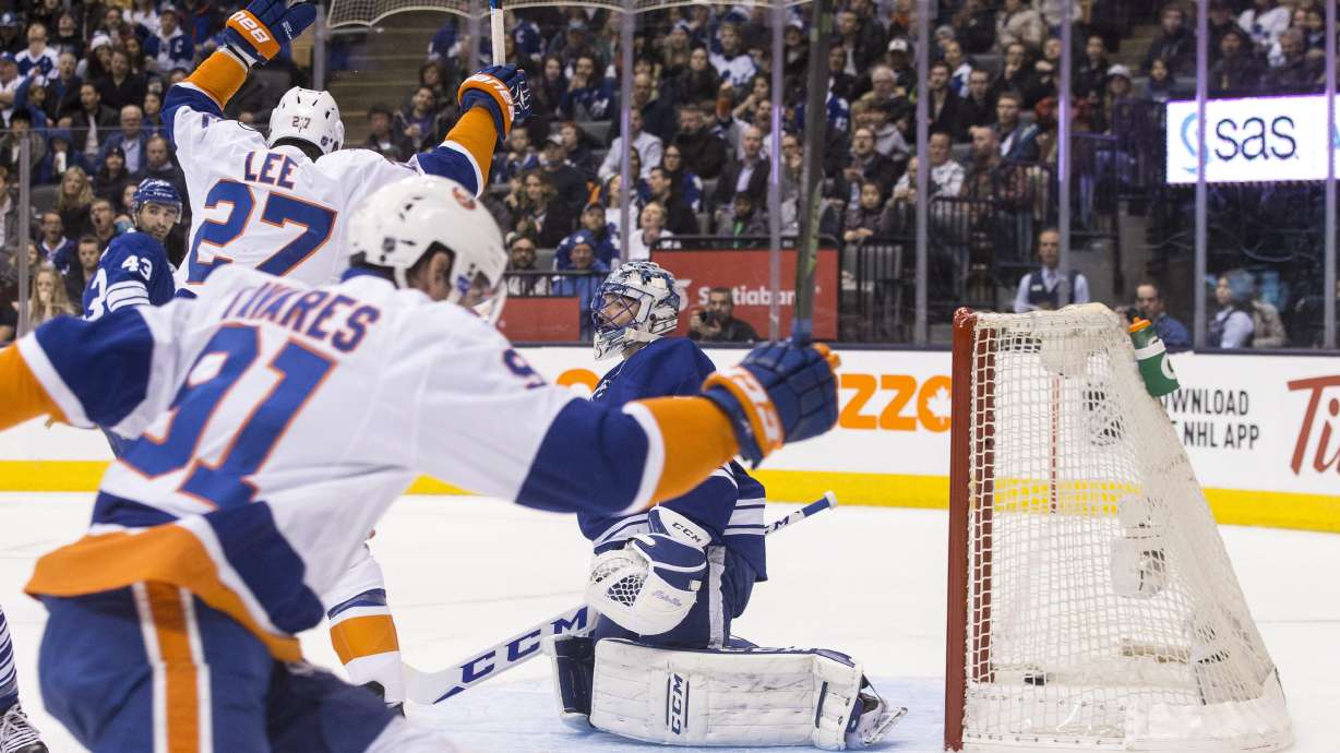Tavares, Islanders beat Maple Leafs 6-3