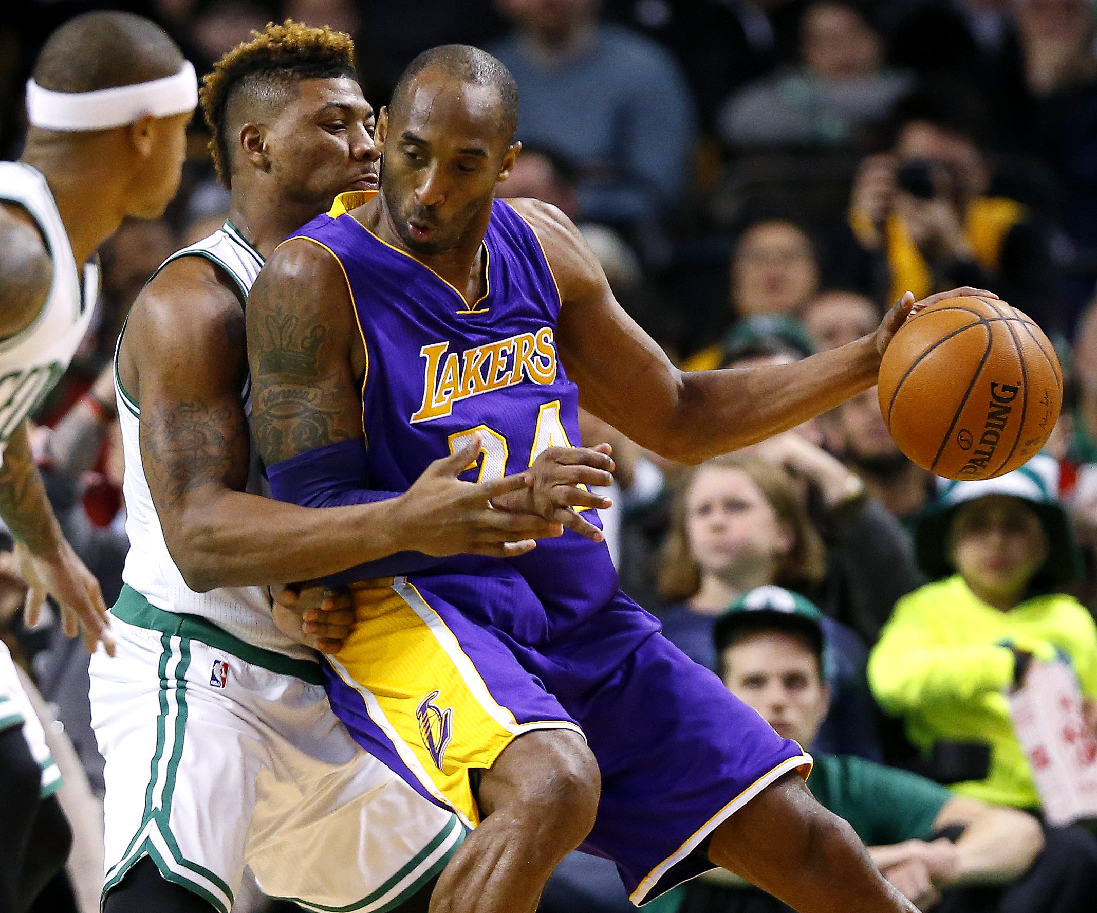 Bryant 's double-double carries Lakers past Celtics
