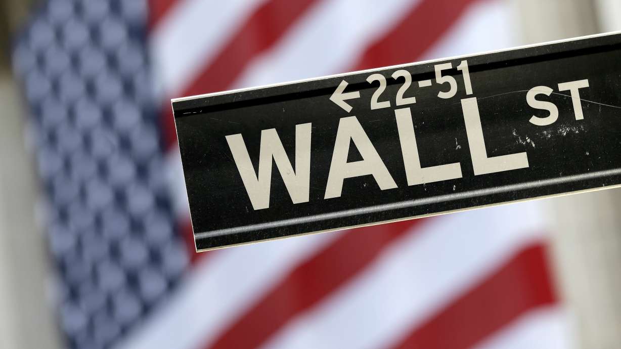 Asia stocks mixed after Wall Street falls on lower oil price