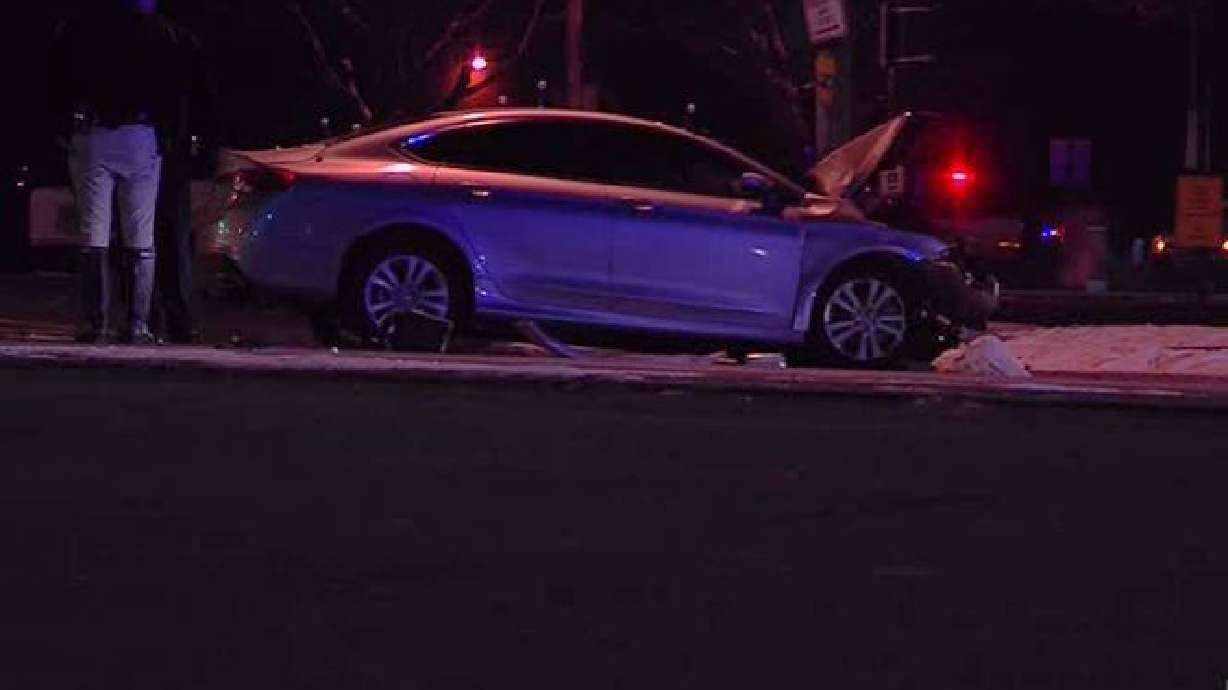 Agente de la policía de UT choca con un vehículo mientras perseguía a sospechoso