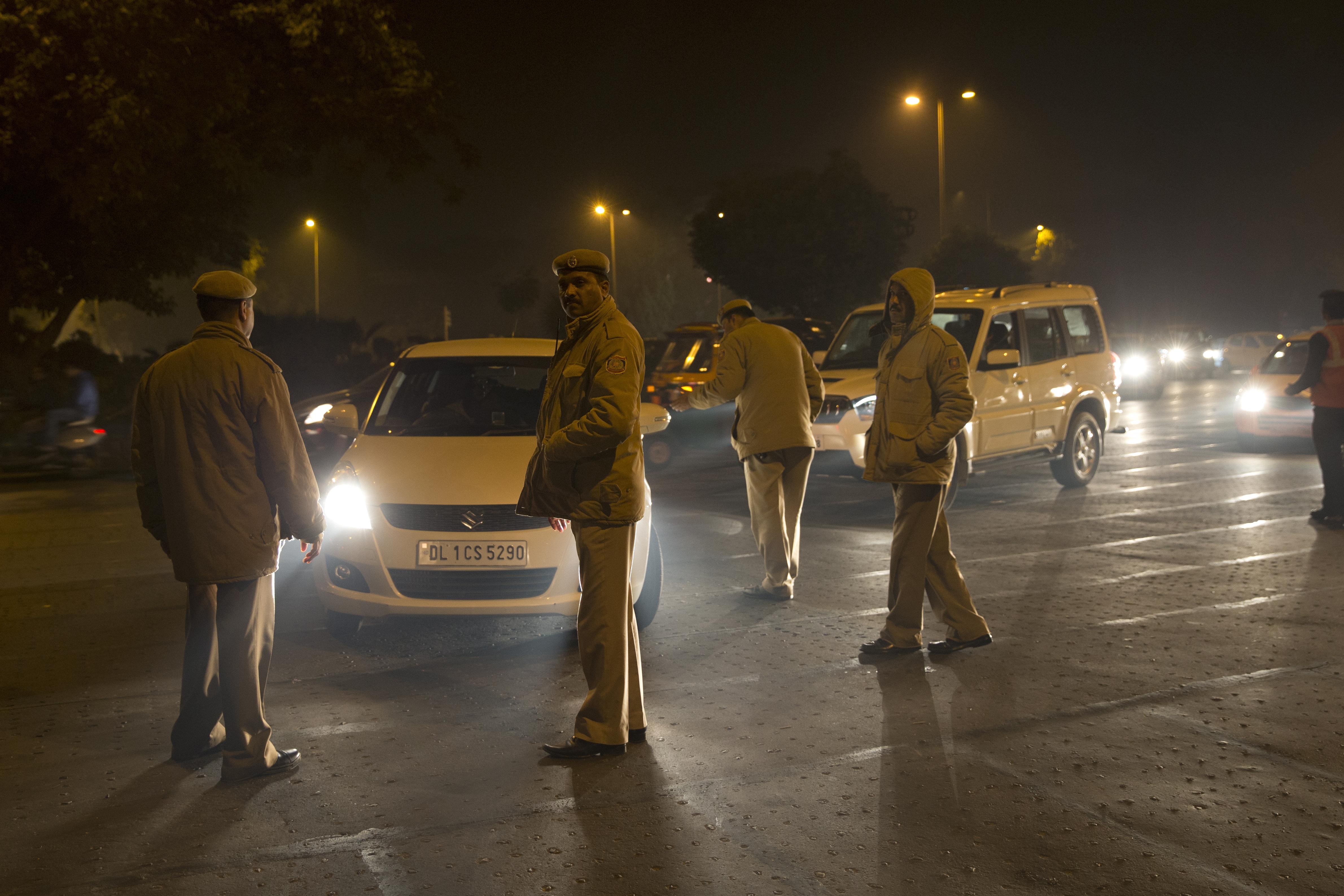 Indian capital starts limiting cars for 2 weeks to clear air