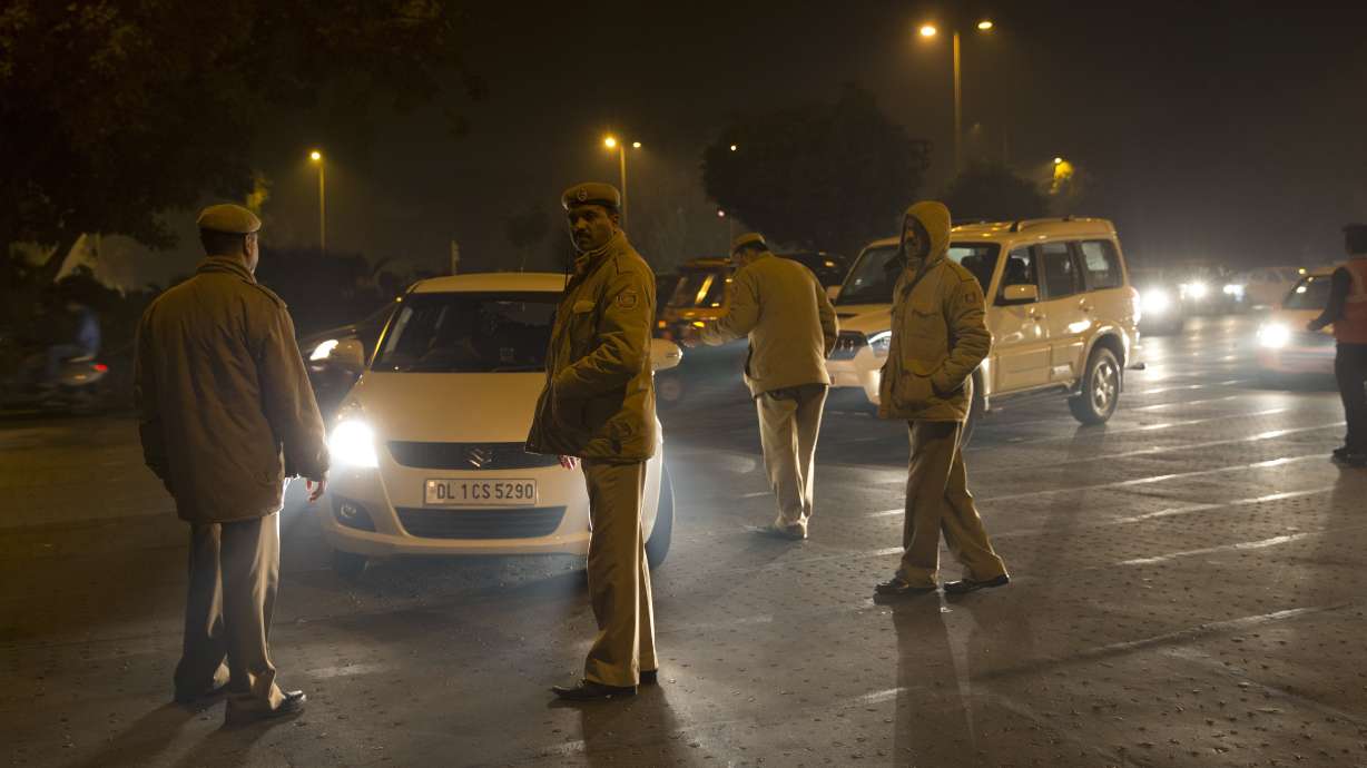 Indian capital starts limiting cars for 2 weeks to clear air
