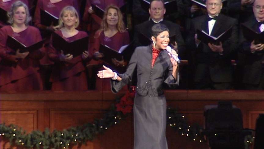 Singer Natalie Cole performing with the Mormon Tabernacle Choir in December 2009. (Photo: KSL-TV/File)