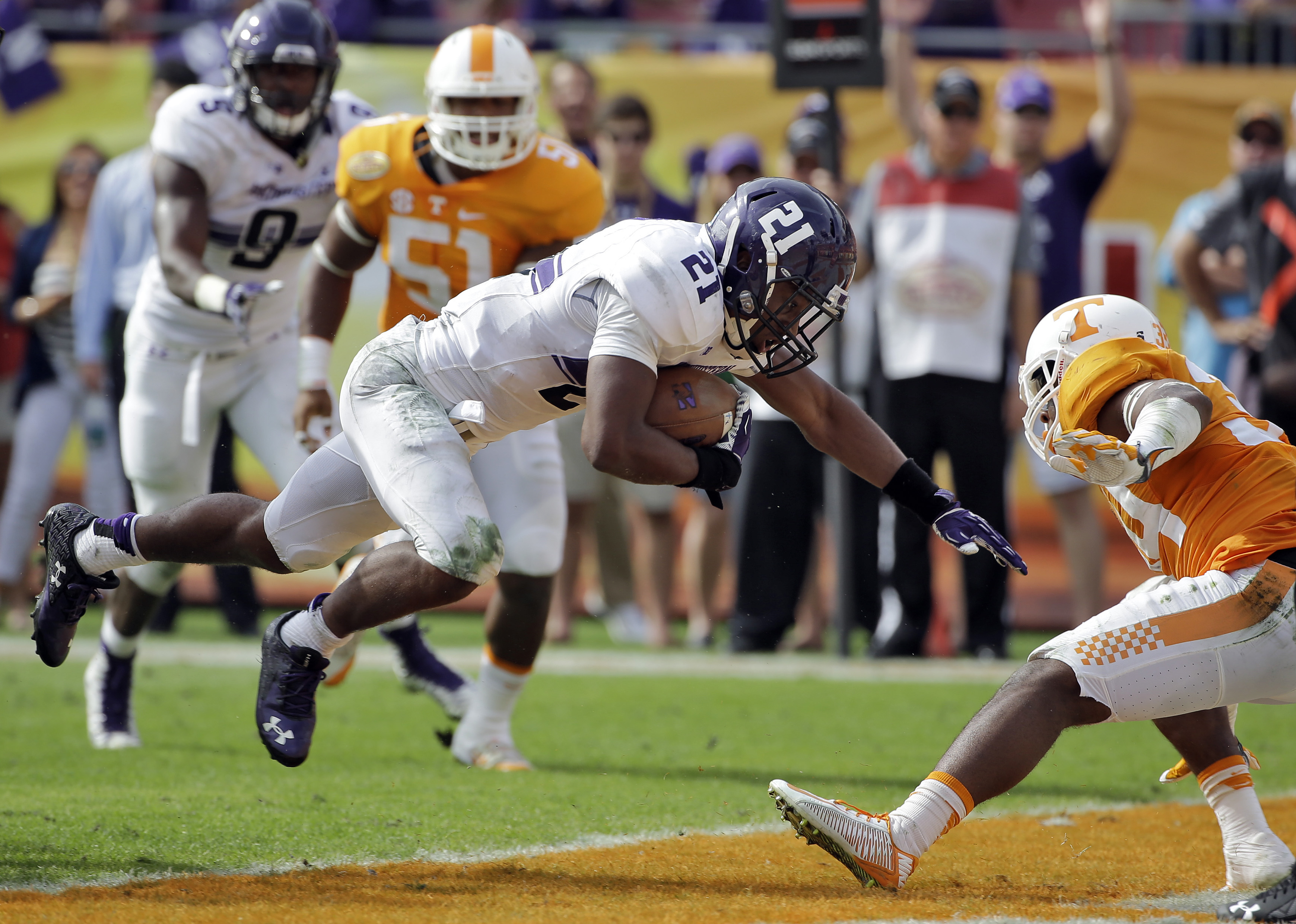 Tennessee routs No. 12 Northwestern 45-6 in Outback Bowl