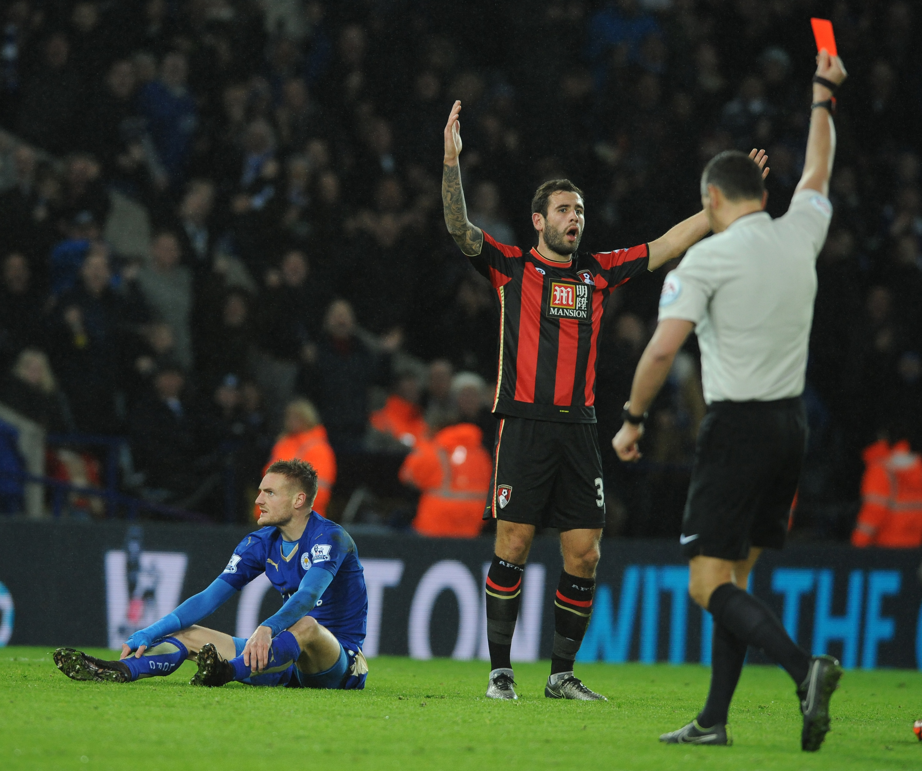 Leicester held to 0-0 by 10-man Bournemouth in EPL