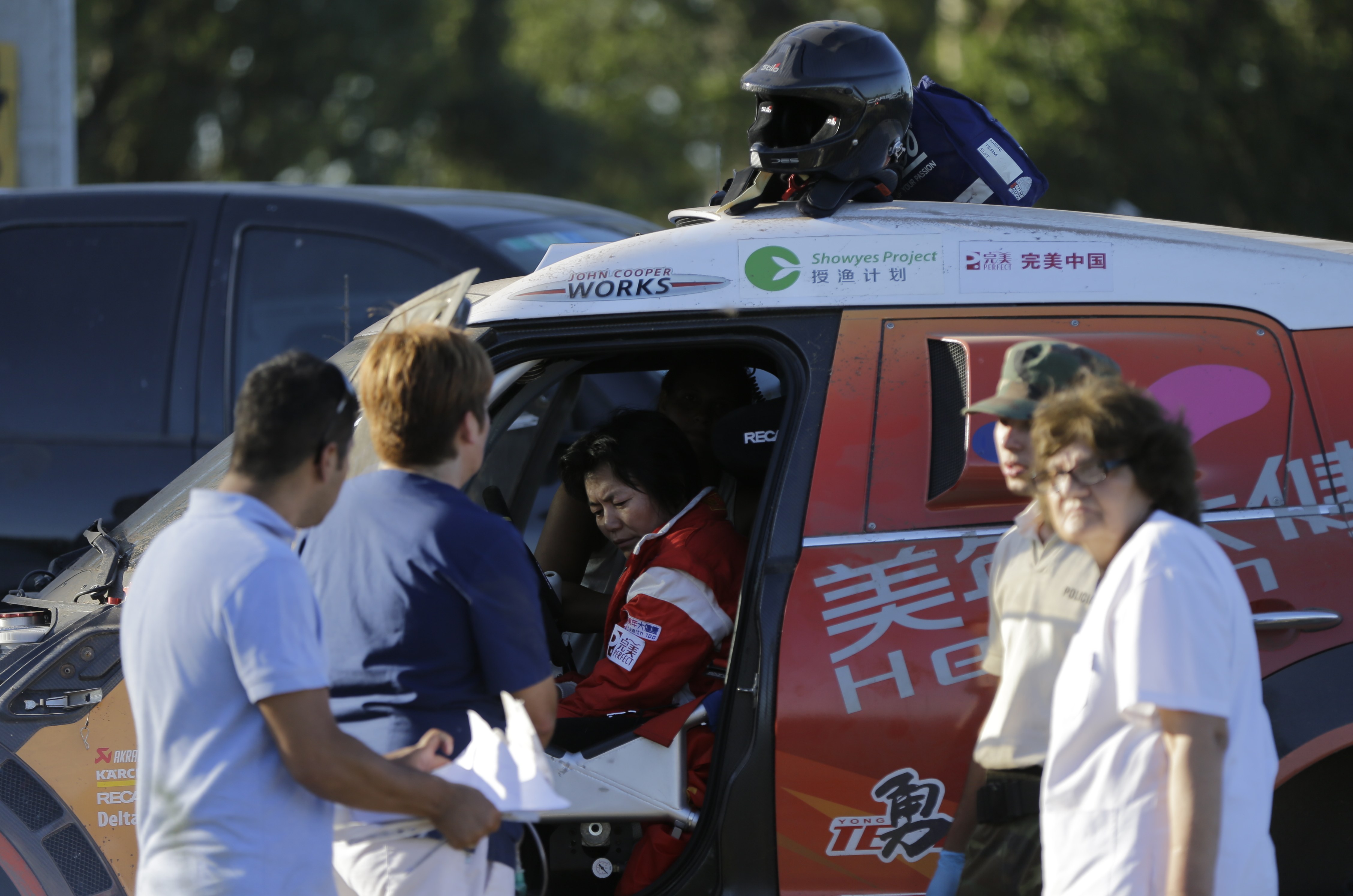 Dakar Rally spectators injured in car accident in Argentina