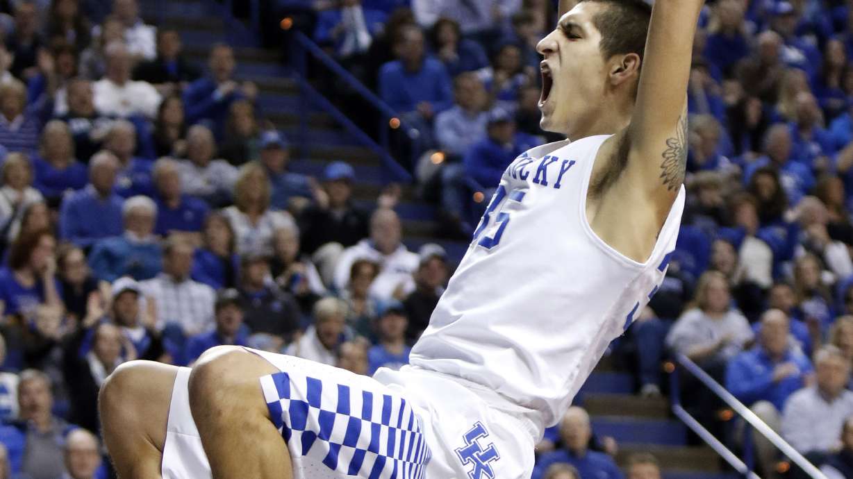 Tyler Ulis helps No. 10 Kentucky beat Mississippi 83-61