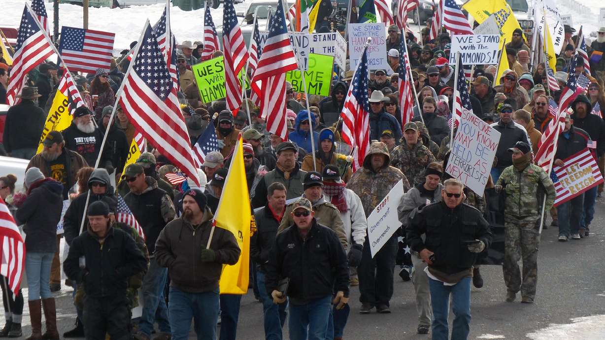 Militia members occupy US building in Oregon after protest