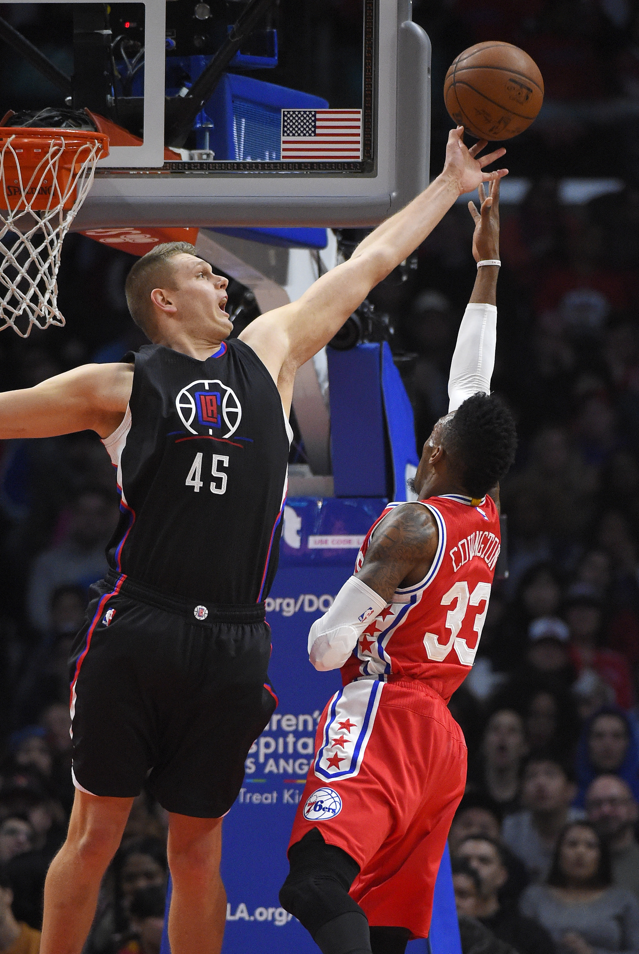 Clippers rout NBA-worst 76ers 130-99 for 6th straight win