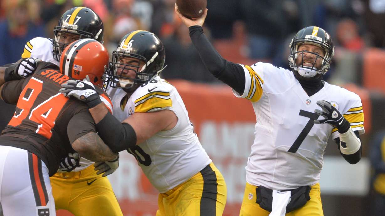 Steelers sneak into AFC playoffs with 28-12 win over Browns