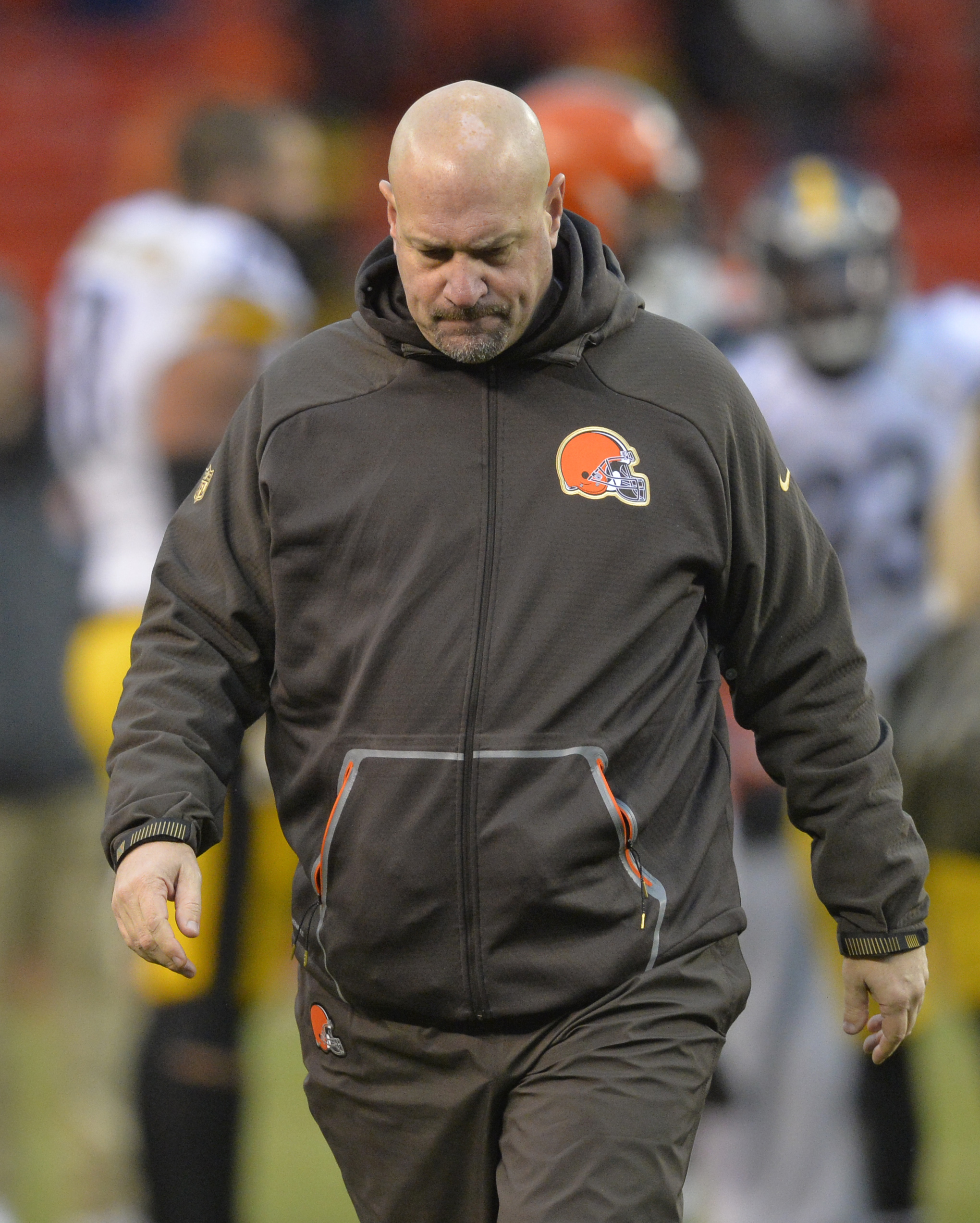 Browns clean house, fire coach Mike Pettine, GM Ray Farmer