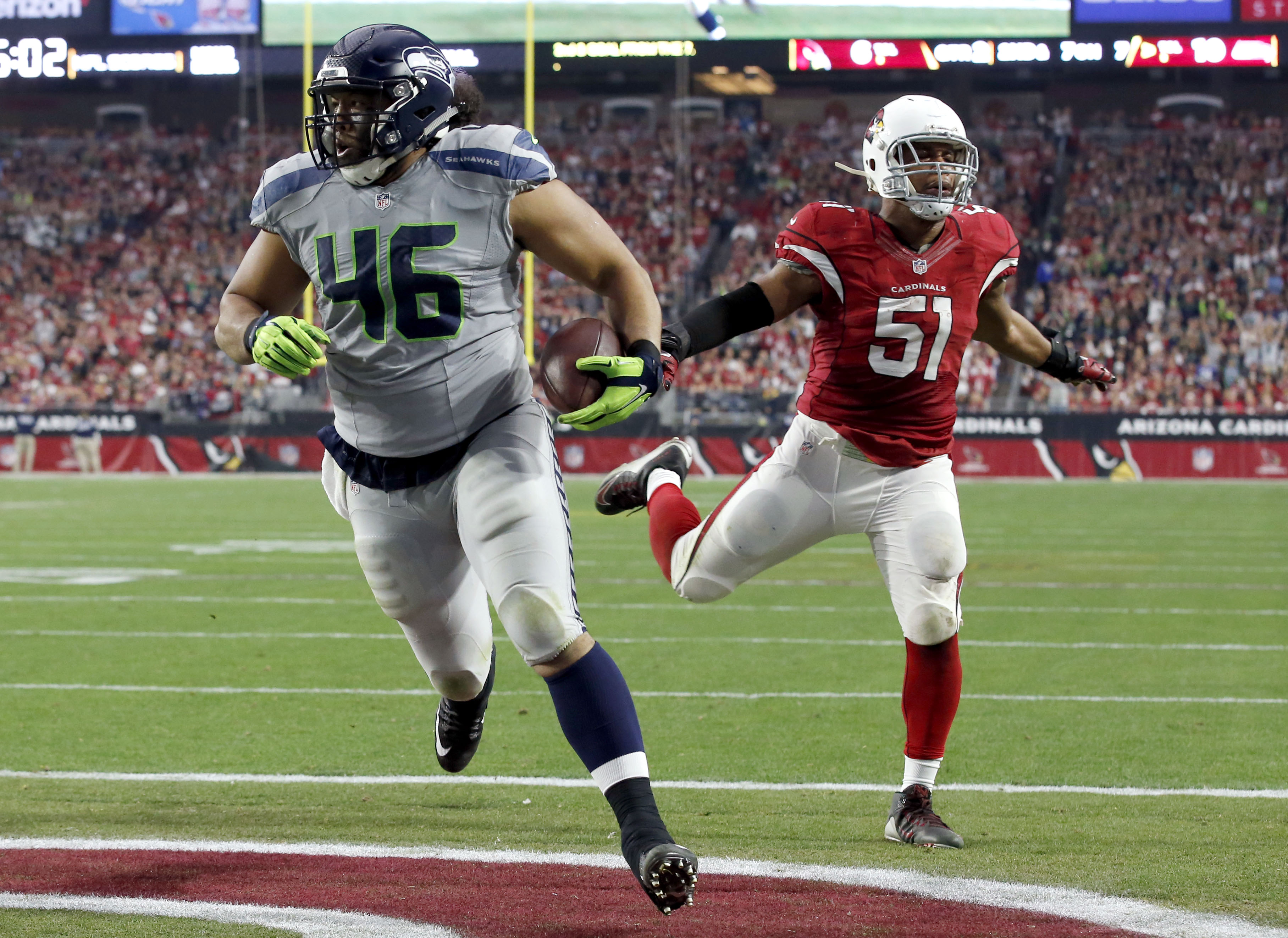 Wilson, Seahawks rout Cardinals 36-6