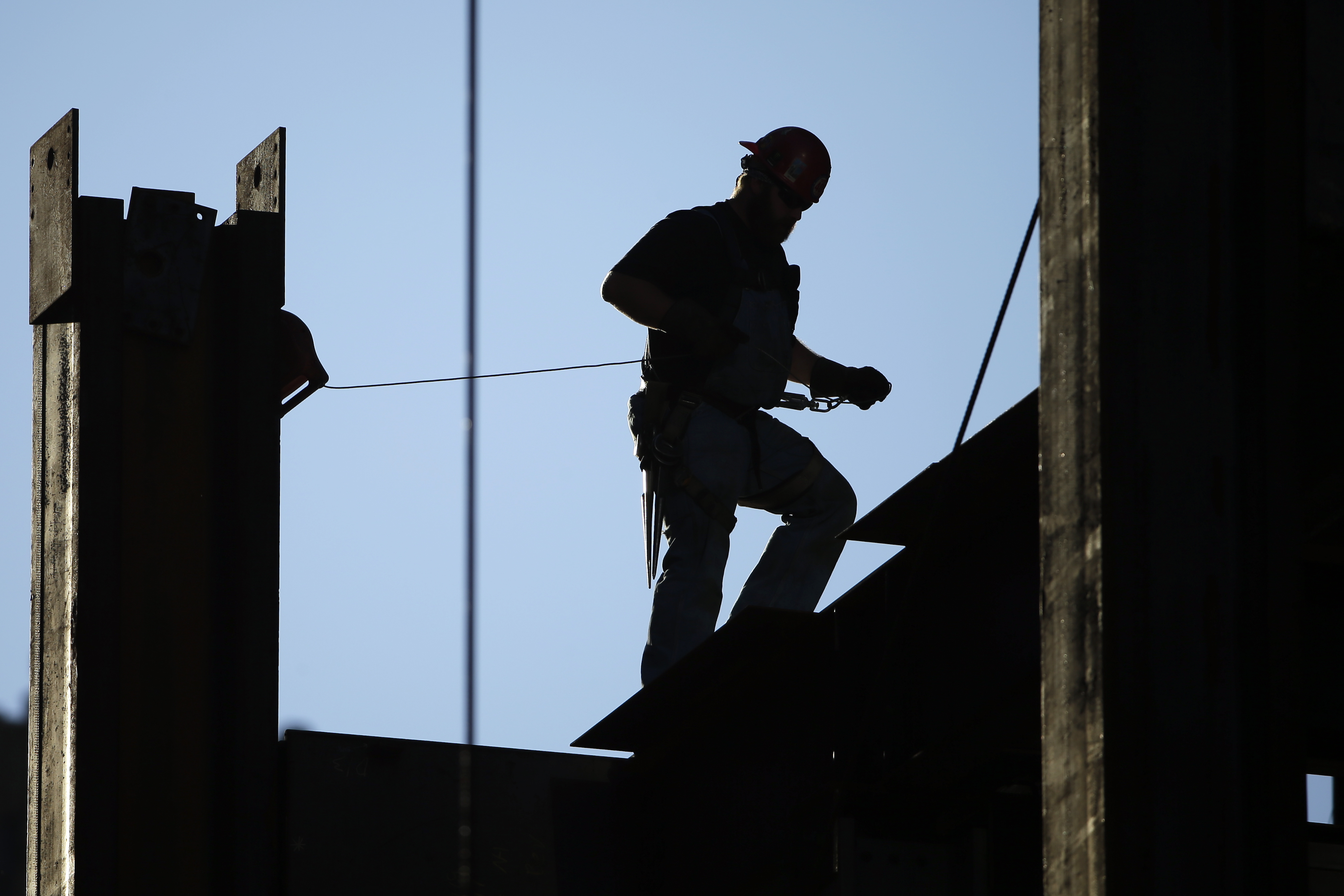 US construction spending falls 0.4 percent in November