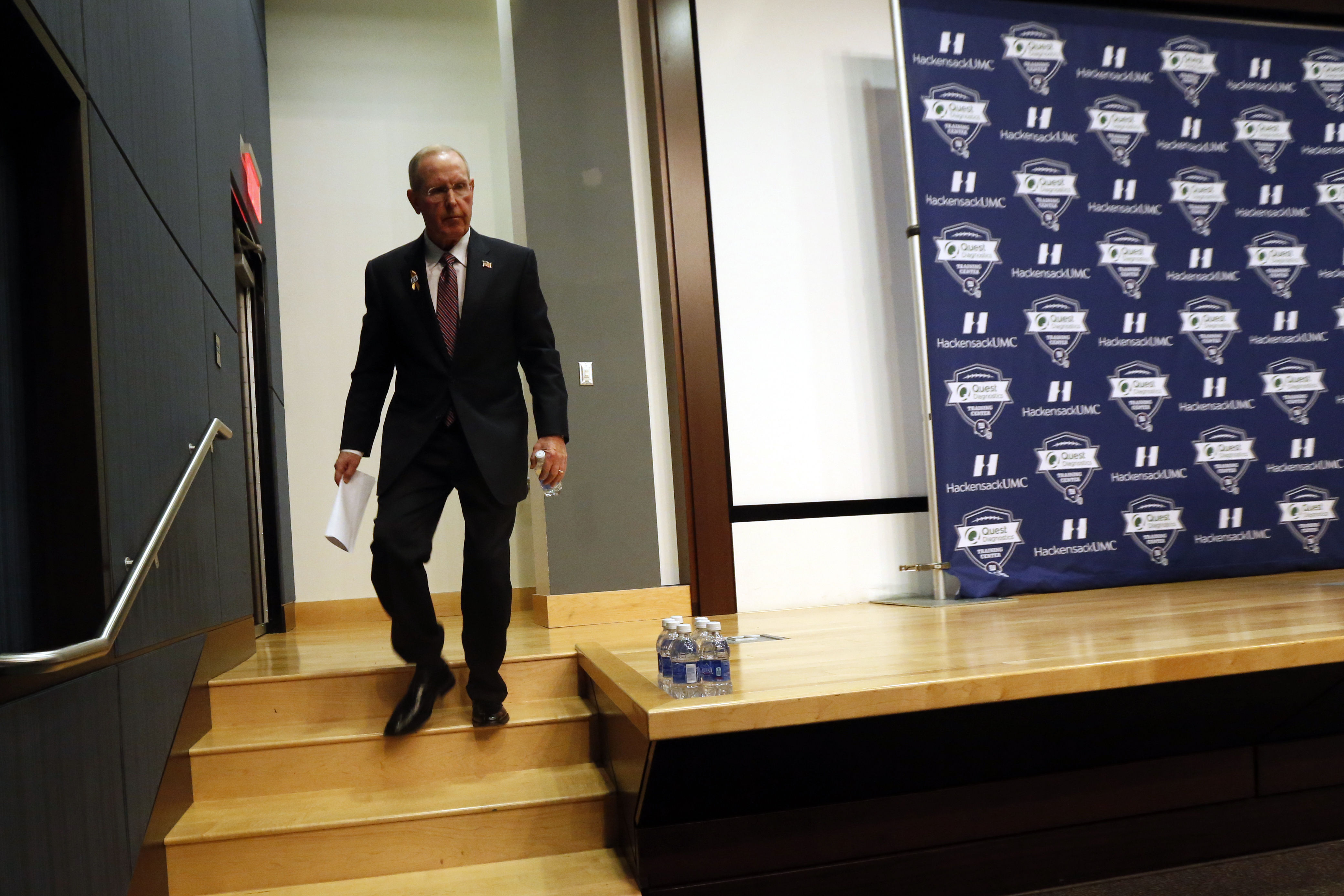 In Giants' farewell, Coughlin says may not be done coaching