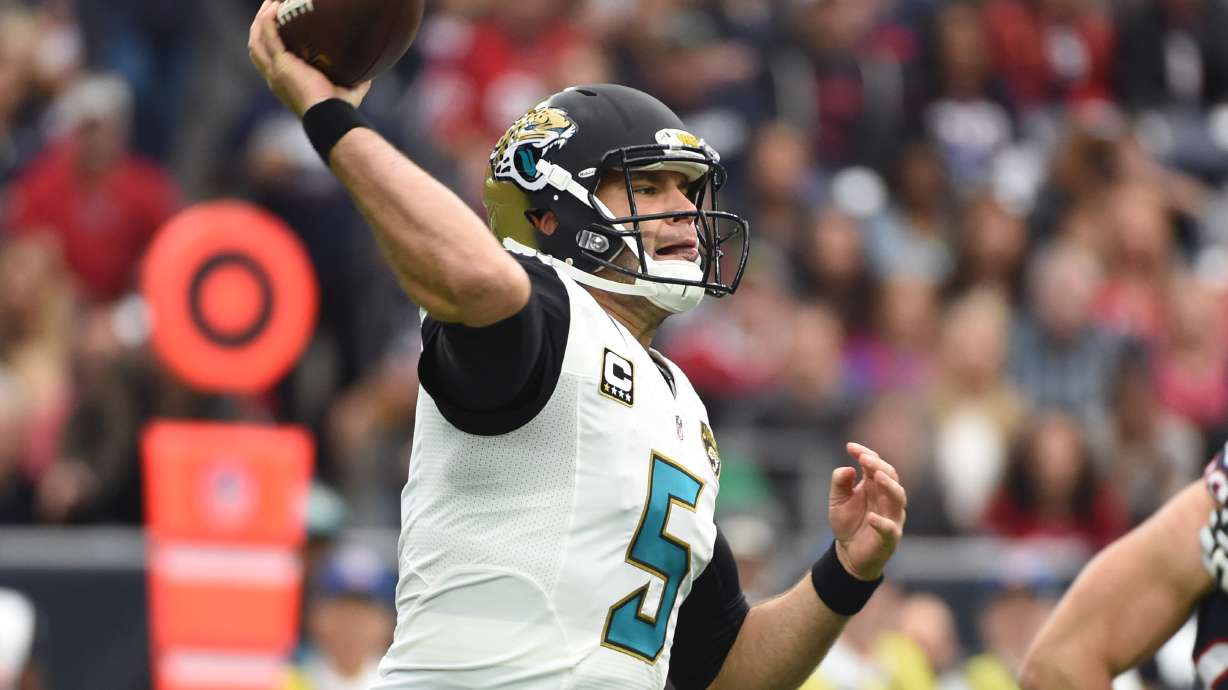 Jaguars' Bortles broke left thumb in season finale