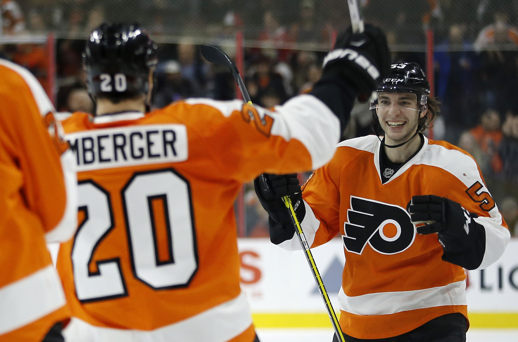 Schenn leads Flyers past Canadiens, 4-3