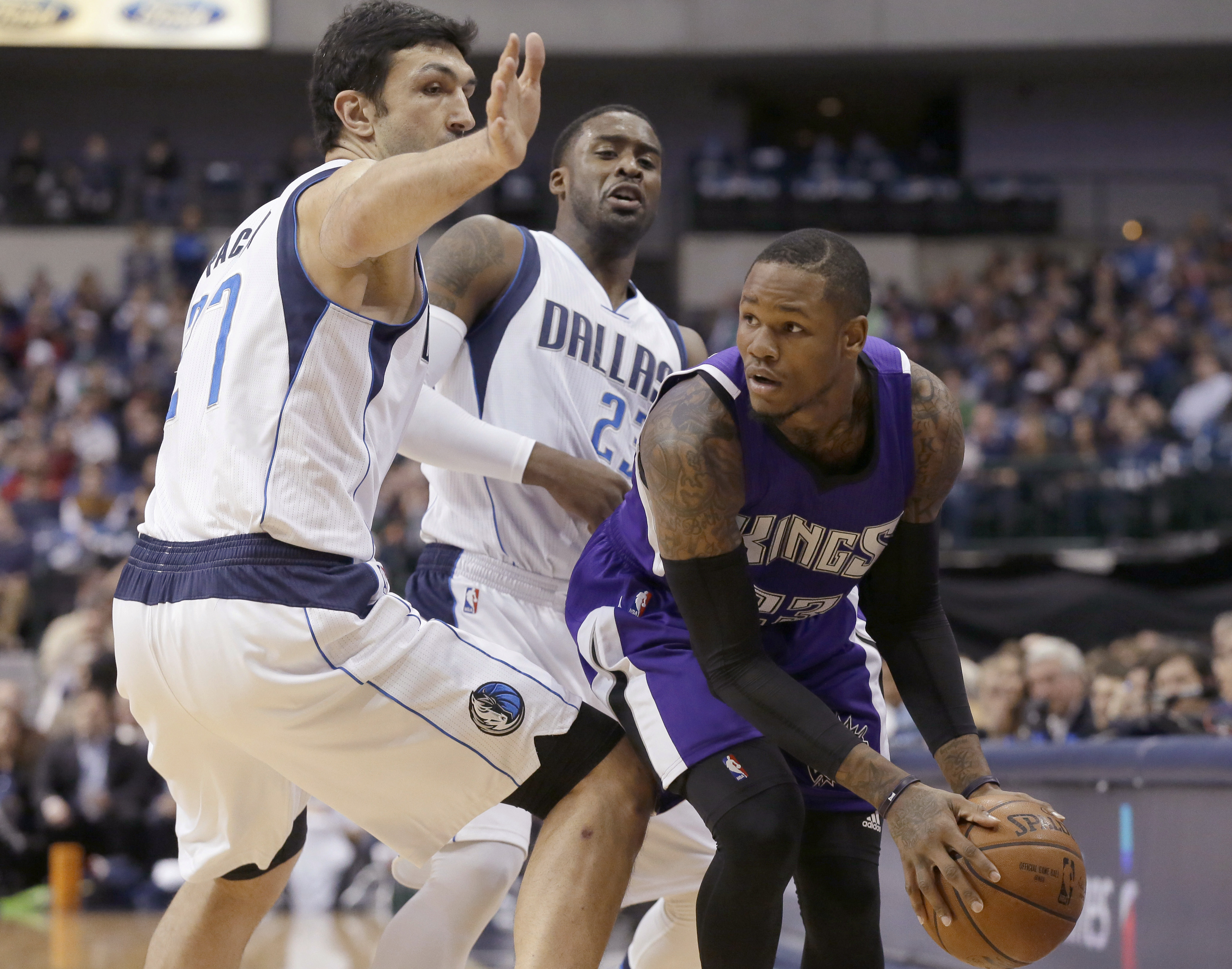 Mavs make it 22 straight at home over Kings in 2-OT thriller
