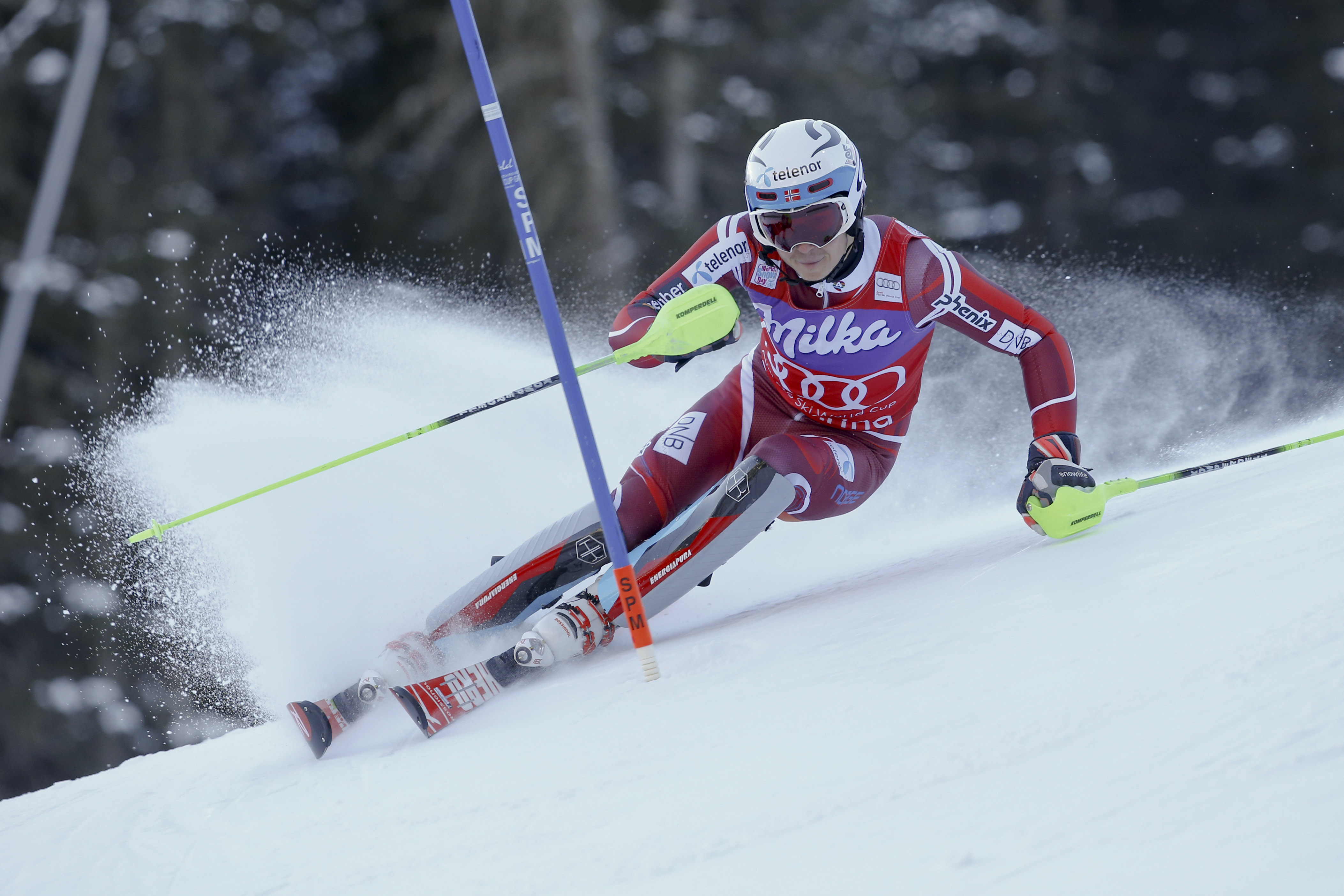 Hirscher beats Kristoffersen to win World Cup slalom
