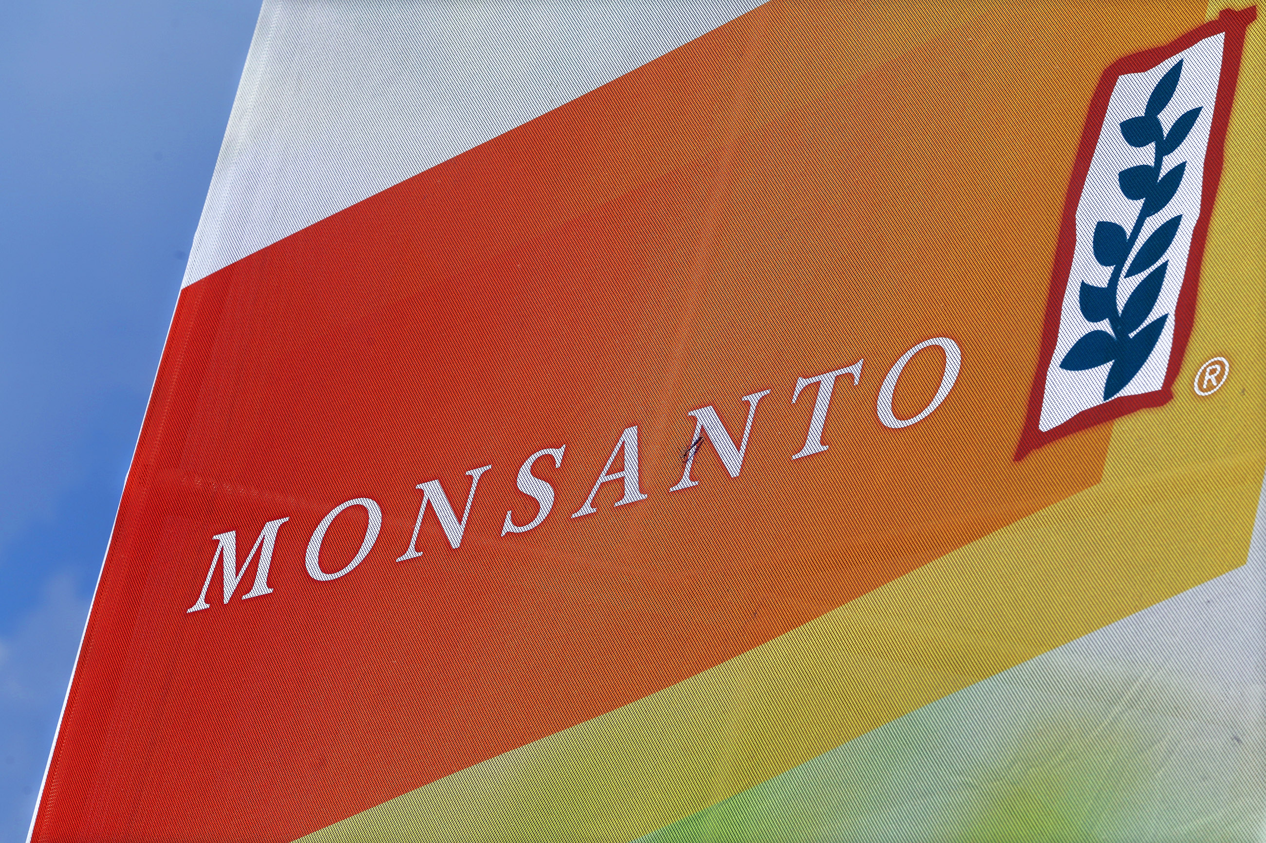 Monsanto eliminating 1,000 more jobs to cut costs