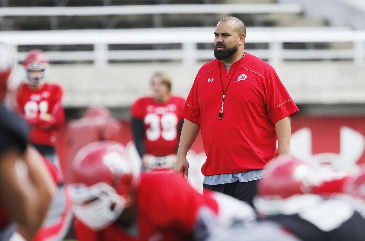 University of Utah tight ends coach Lewis Powell works with players during practice in Salt Lake City (Photo: Jeffrey D. Allred/Deseret News)