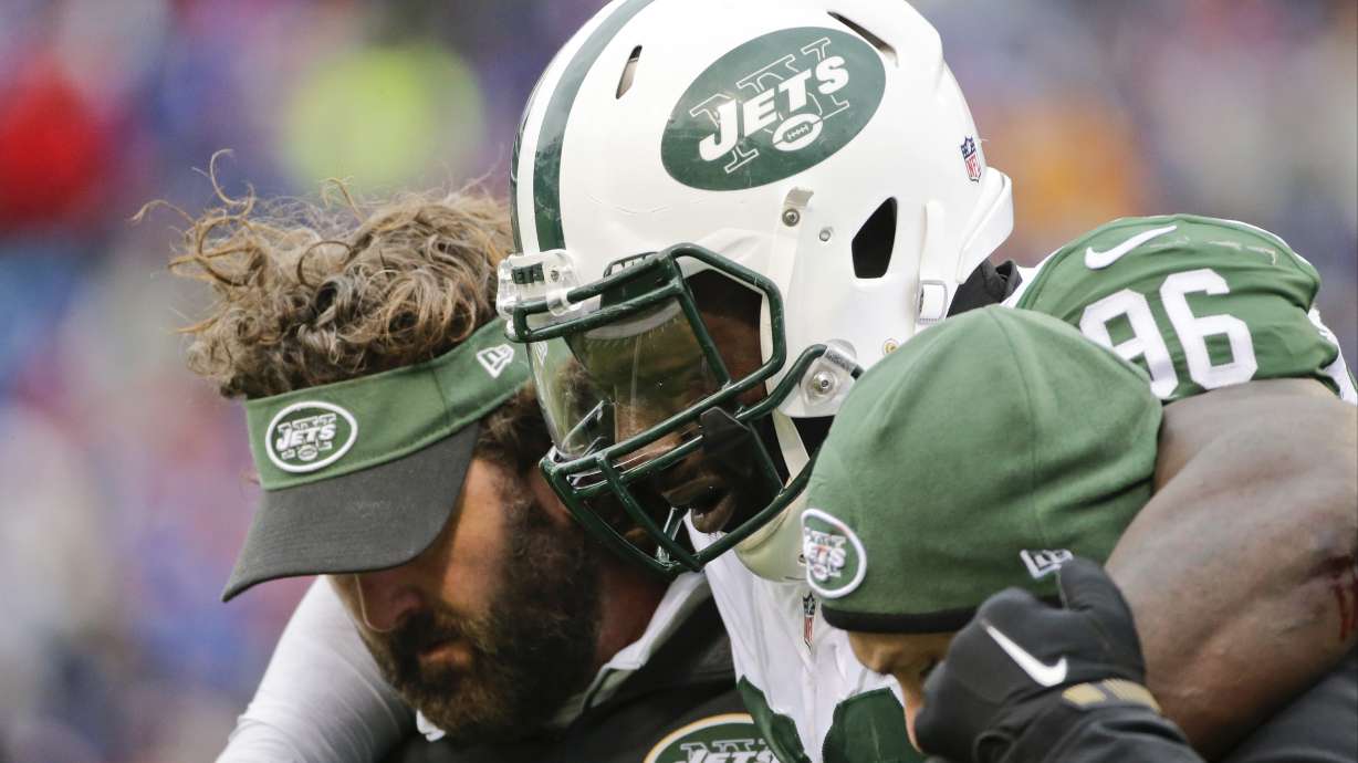 Jets' Wilkerson says he's having surgery on broken leg