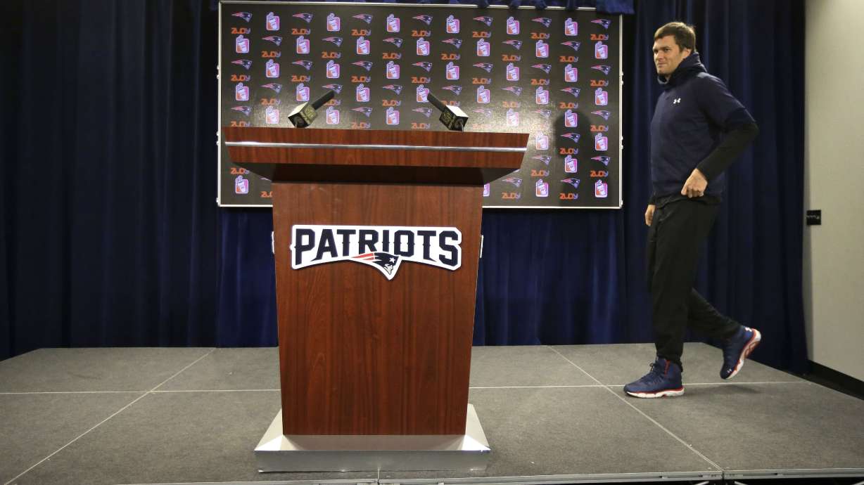 Patriots' Brady says right ankle is feeling better