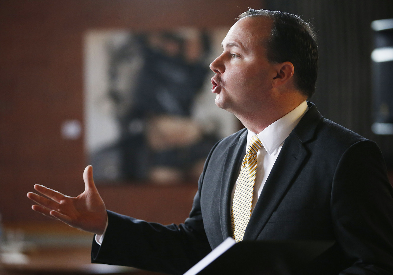 Sen. Mike Lee compares fixing broken government to cutting a mullet