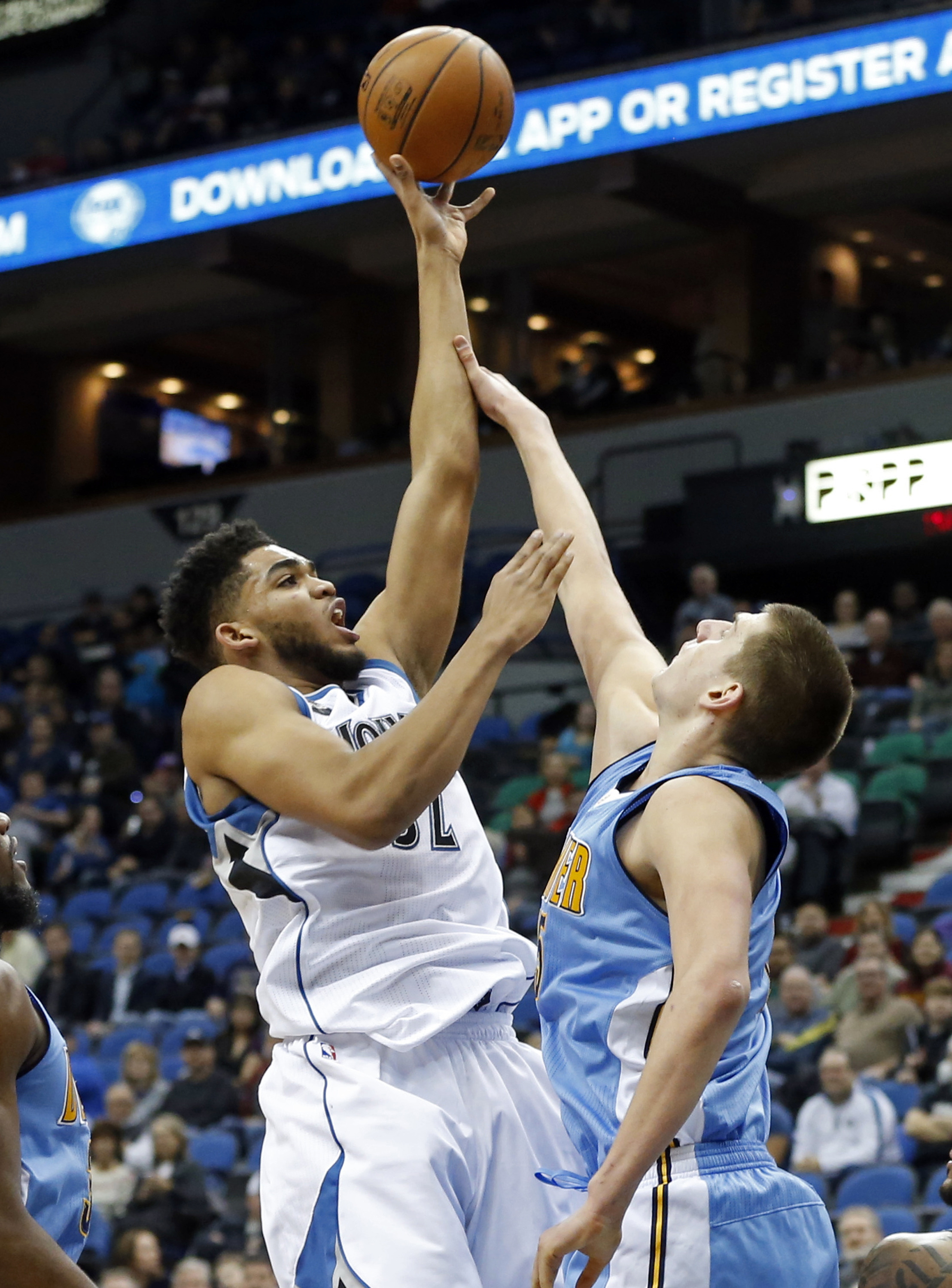 Gallinari, Nuggets snap 6-game skid with win over Wolves