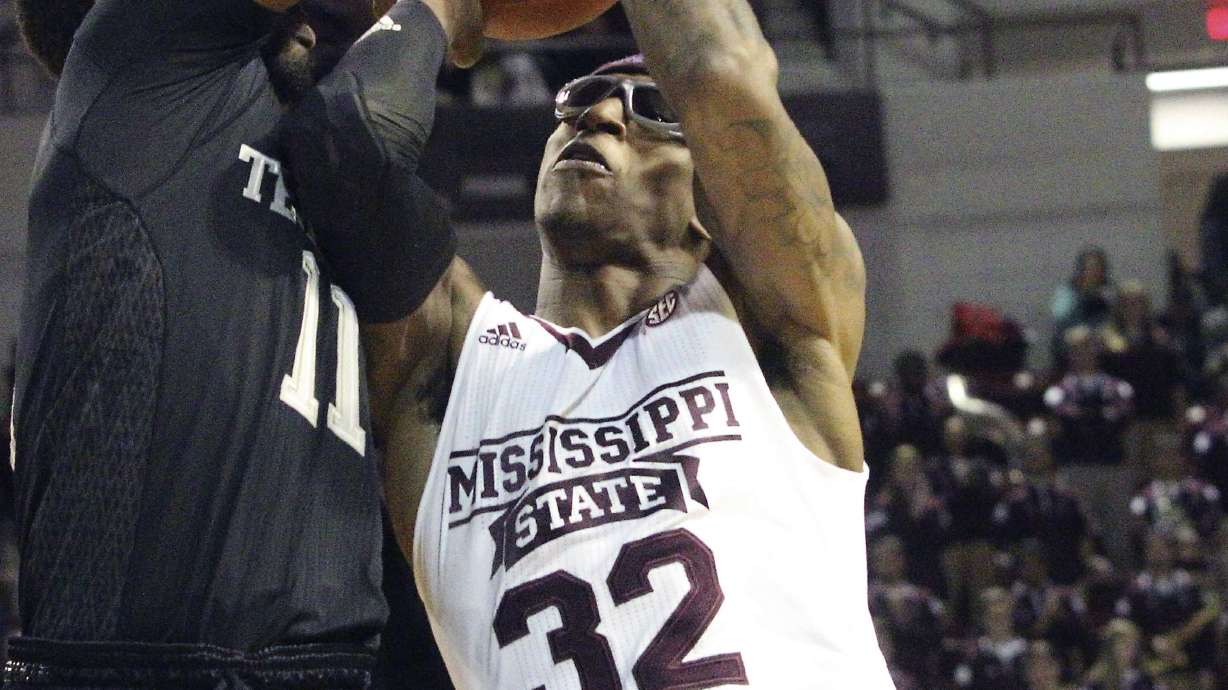 No. 21 Texas A&M beats Mississippi State 61-60