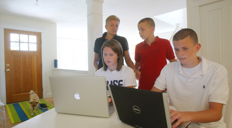 Turning off tech gets teens' attention and offers tool to guide online life