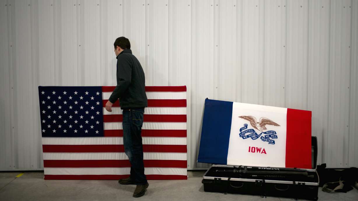 In Iowa, establishment GOP candidates play expectations game