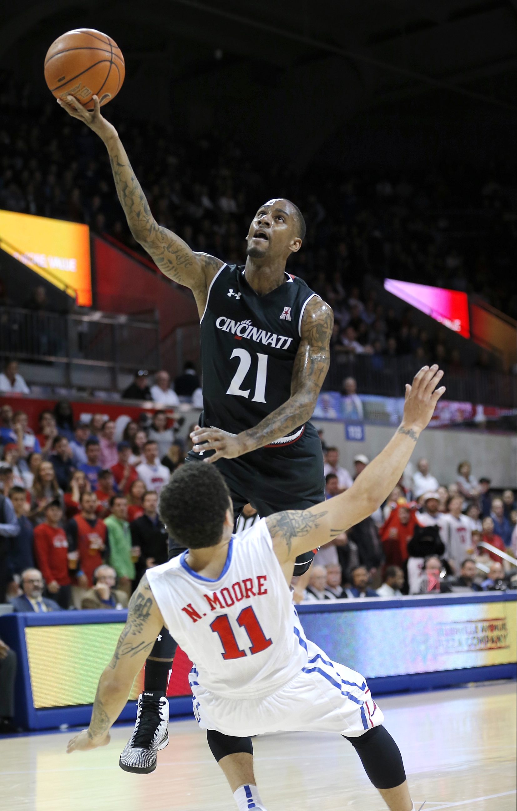 No. 15 SMU rallies to stay undefeated, 59-57 over Cincinnati